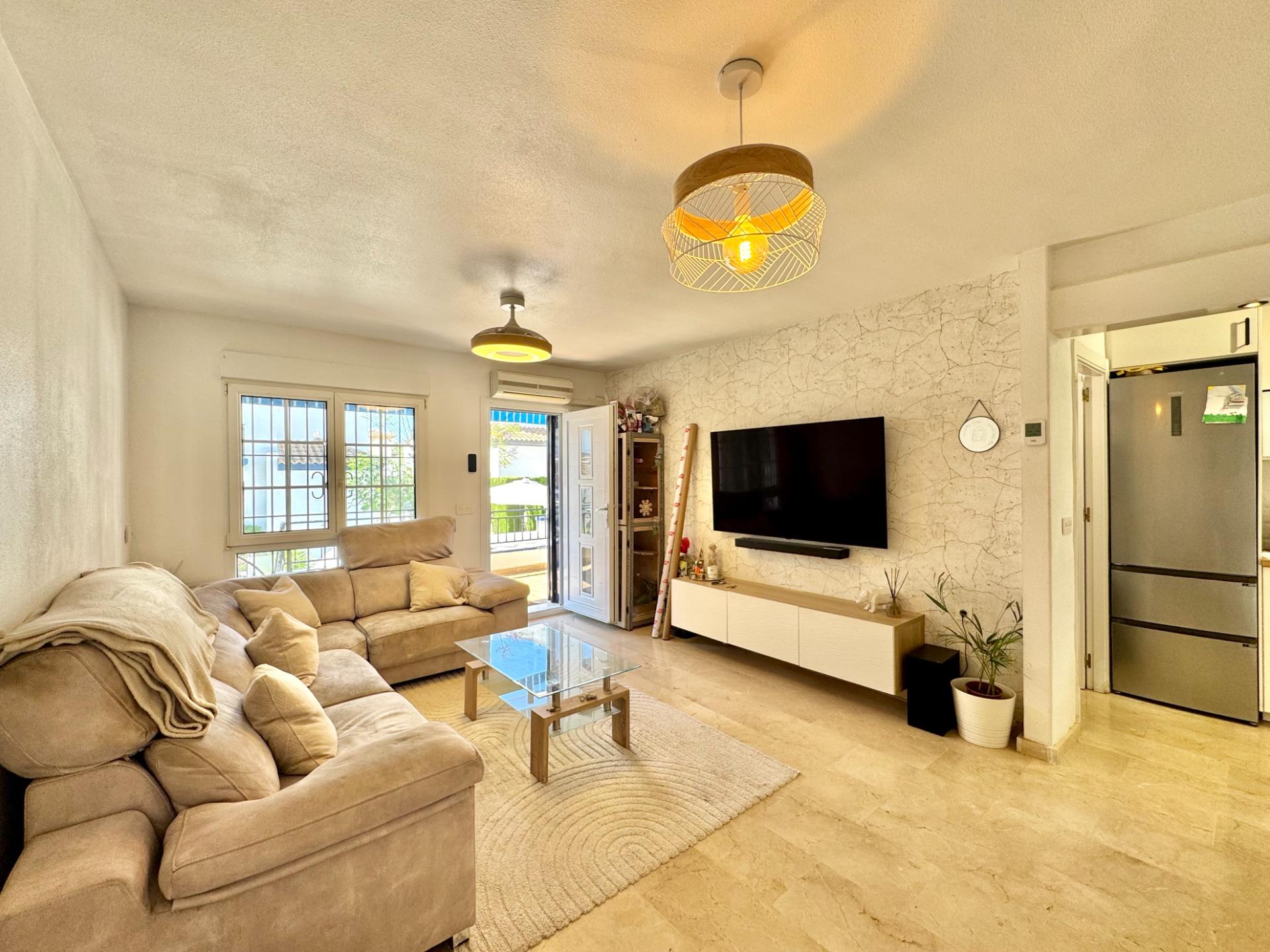 For sale - 2 Bedroom 2 Bathroom Bungalow in Villamartin - Villamartín-las Filipinas  - Alicante