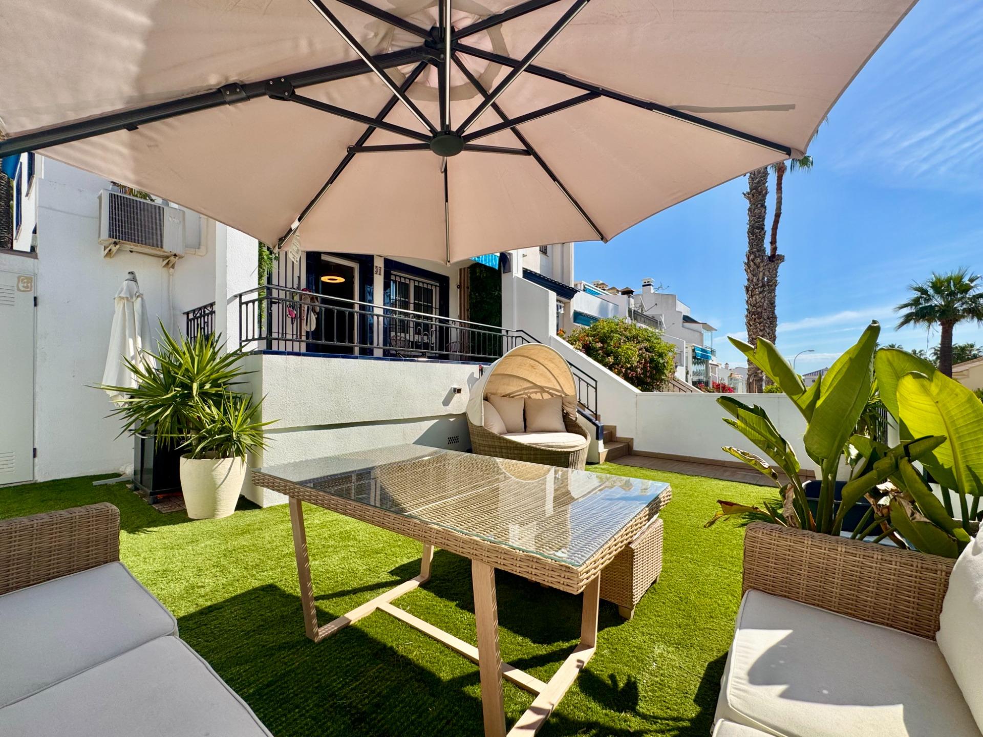 For sale - 2 Bedroom 2 Bathroom Bungalow in Villamartin - Villamartín-las Filipinas  - Alicante