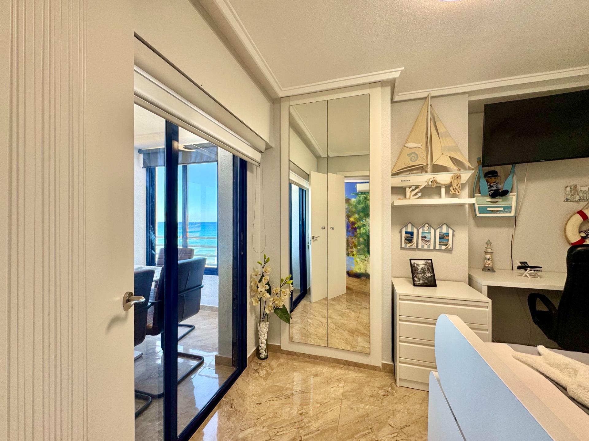 For sale - 2 Bedroom 1 Bathroom Apartment in Torrevieja - Torre La Mata  - Alicante
