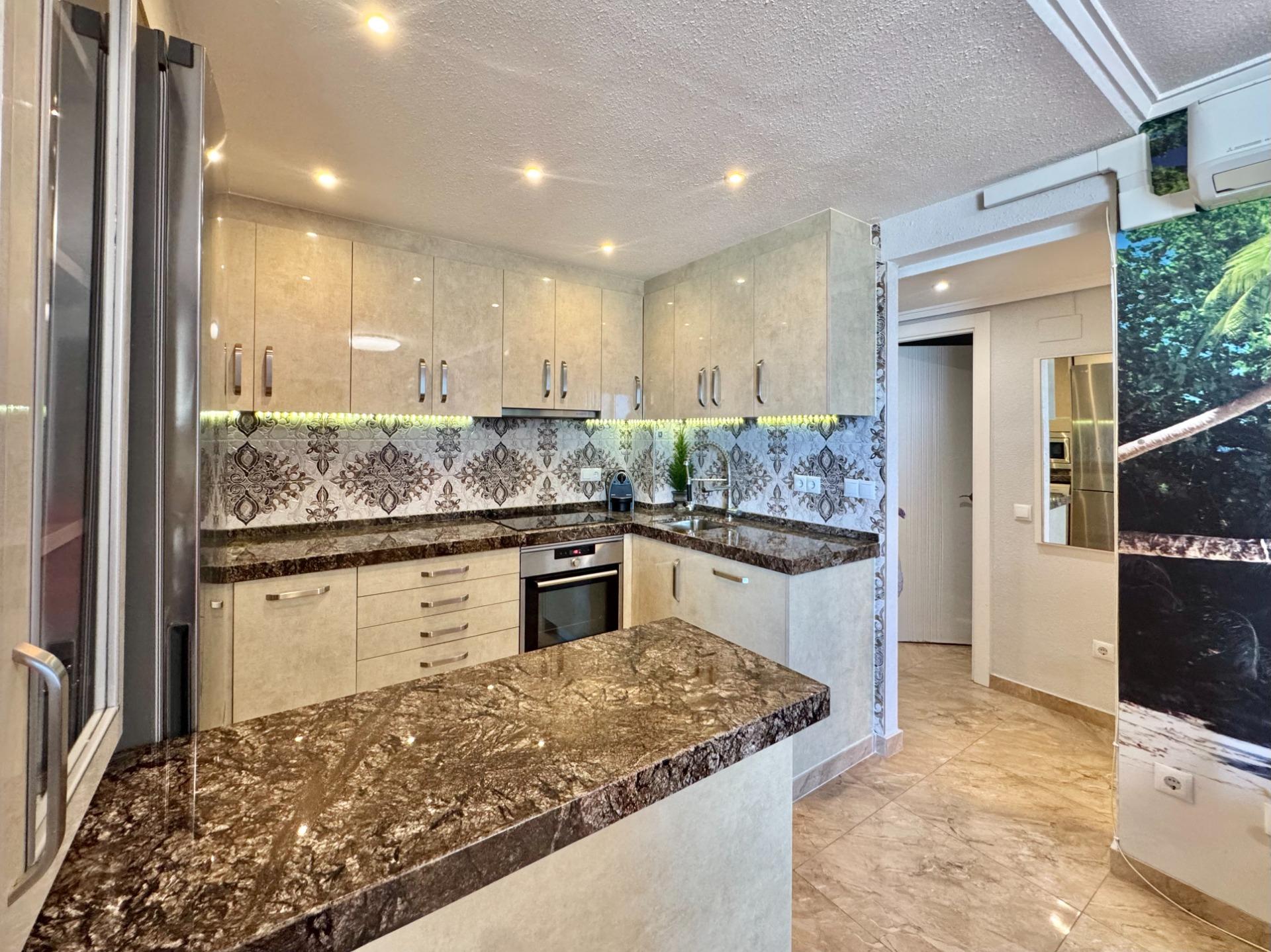 For sale - 2 Bedroom 1 Bathroom Apartment in Torrevieja - Torre La Mata  - Alicante