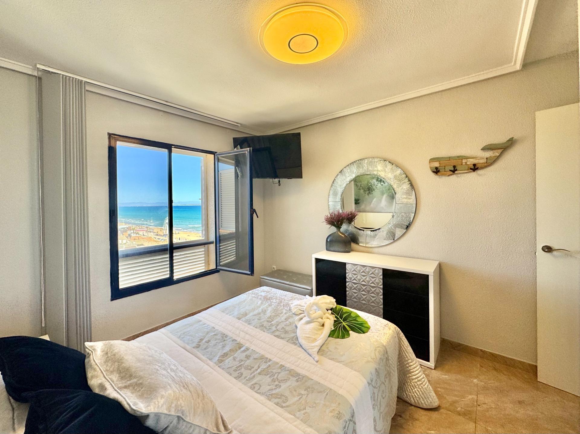 For sale - 2 Bedroom 1 Bathroom Apartment in Torrevieja - Torre La Mata  - Alicante