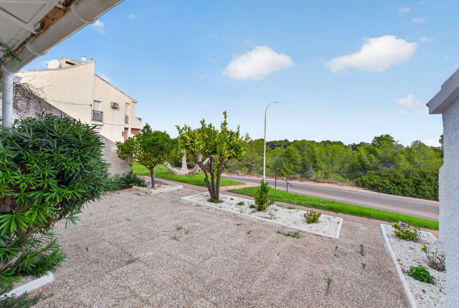 For sale - 2 Bedroom 1 Bathroom Bungalow in Orihuela - Inland  - Alicante