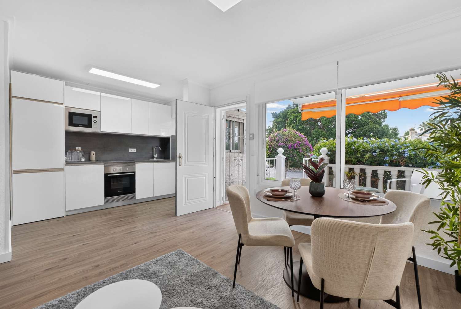 For sale - 2 Bedroom 1 Bathroom Bungalow in Orihuela - Inland  - Alicante