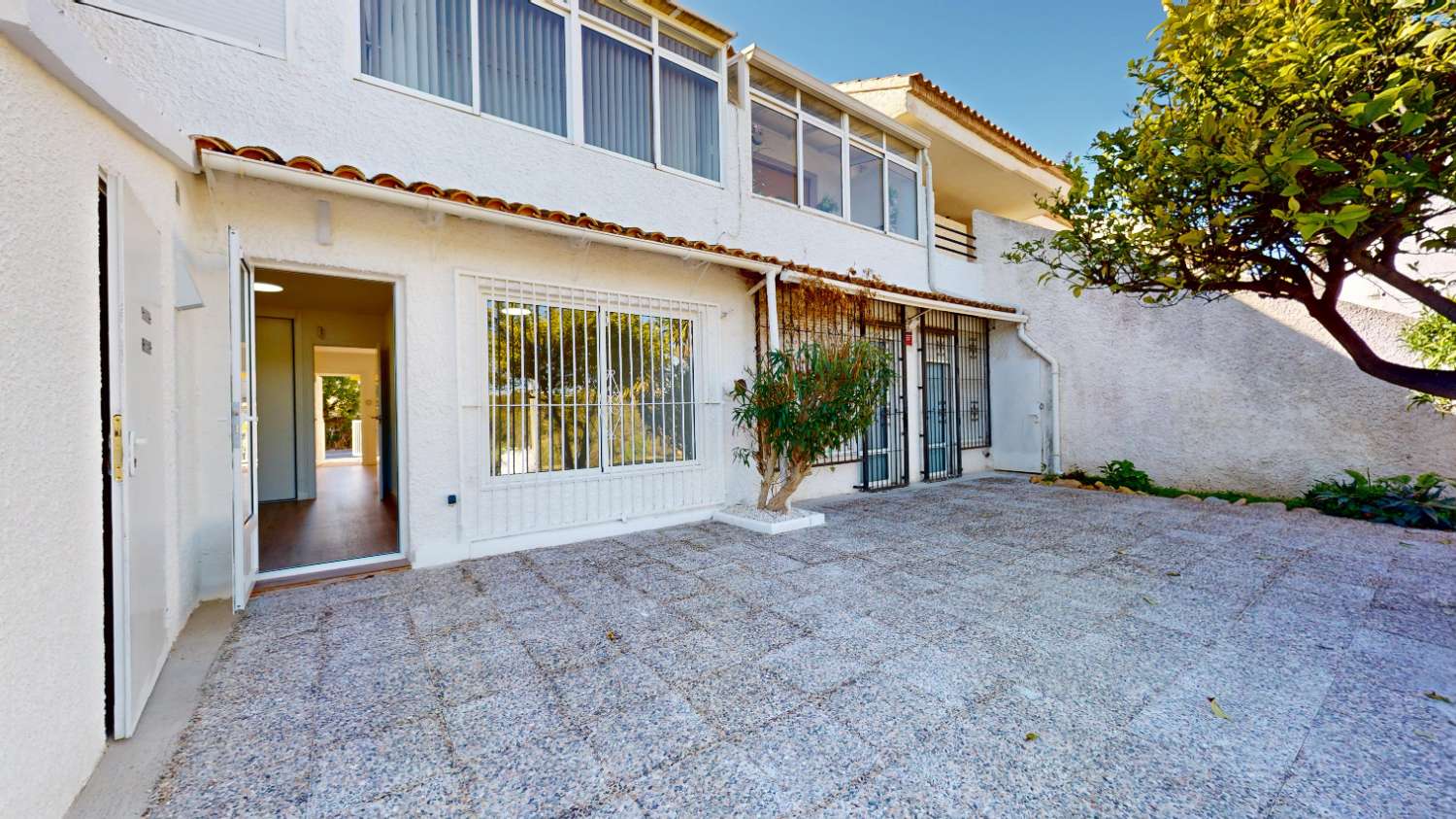 For sale - 2 Bedroom 1 Bathroom Bungalow in Orihuela - Inland  - Alicante