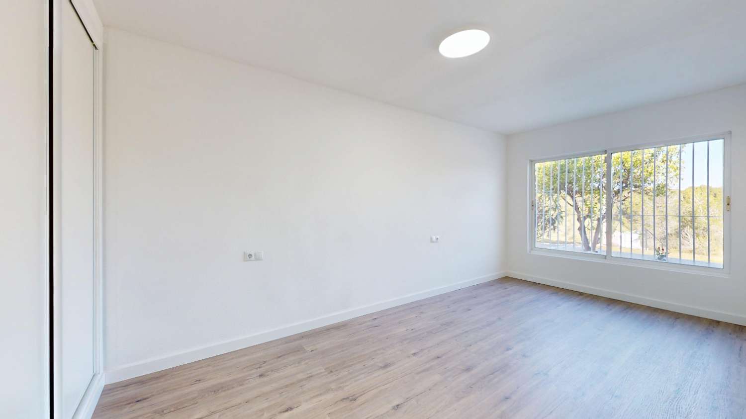 For sale - 2 Bedroom 1 Bathroom Bungalow in Orihuela - Inland  - Alicante