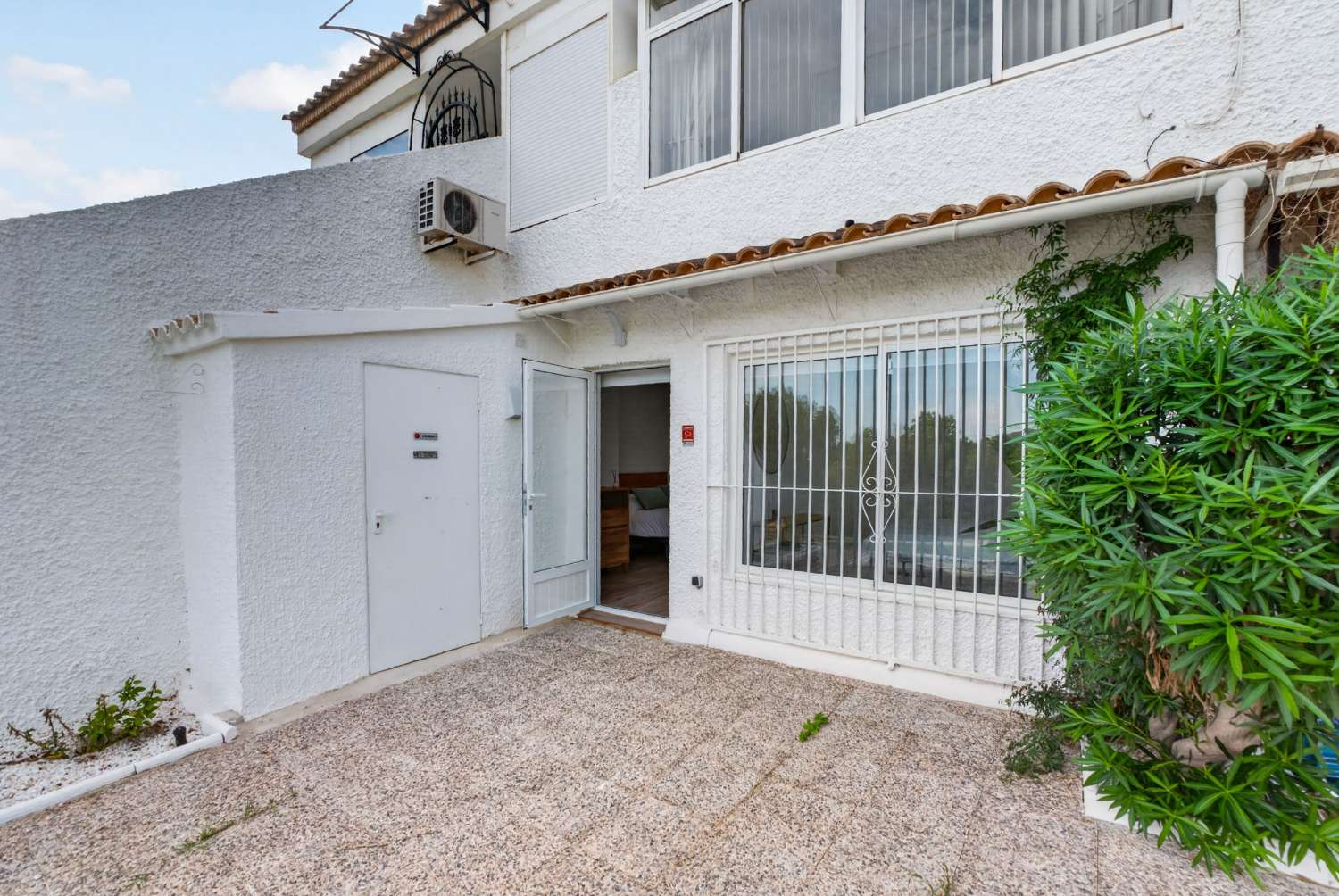 For sale - 2 Bedroom 1 Bathroom Bungalow in Orihuela - Inland  - Alicante