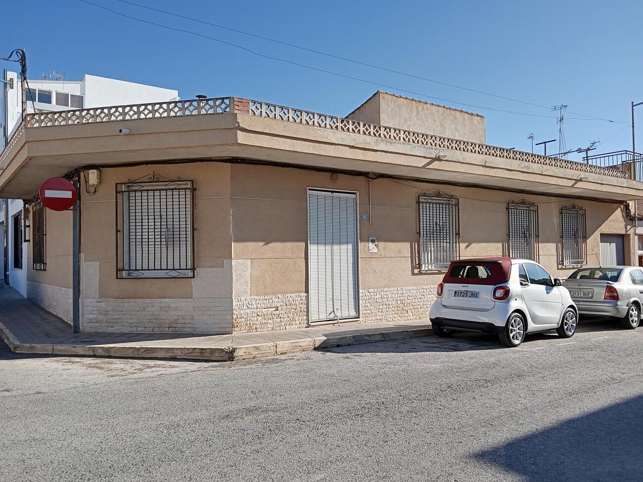 For sale - 3 Bedroom 2 Bathroom Semi Detached in Los Montesinos - PUEBLO CENTRO  - Alicante