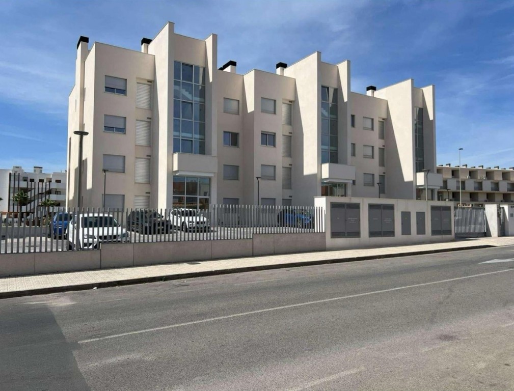 For sale - 2 Bedroom 2 Bathroom Apartment in Villamartin - Costa Blanca  - Alicante