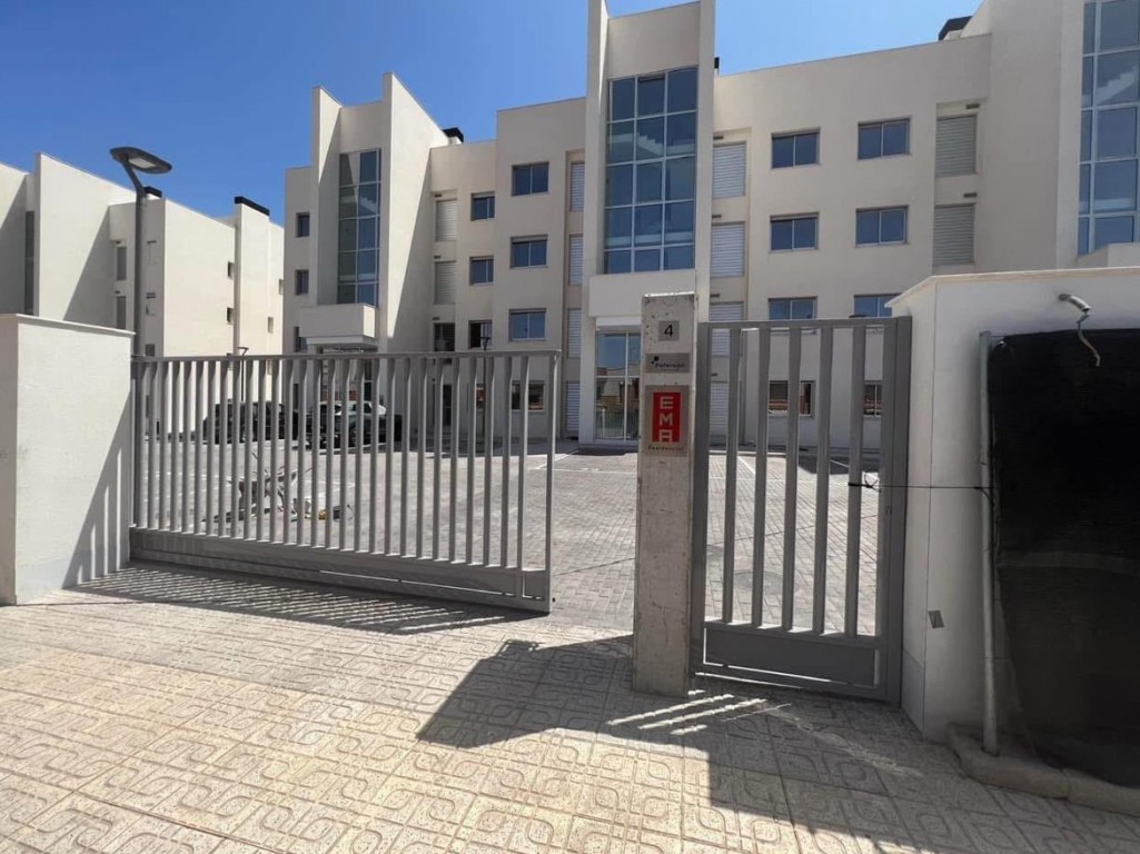 For sale - 2 Bedroom 2 Bathroom Apartment in Villamartin - Costa Blanca  - Alicante