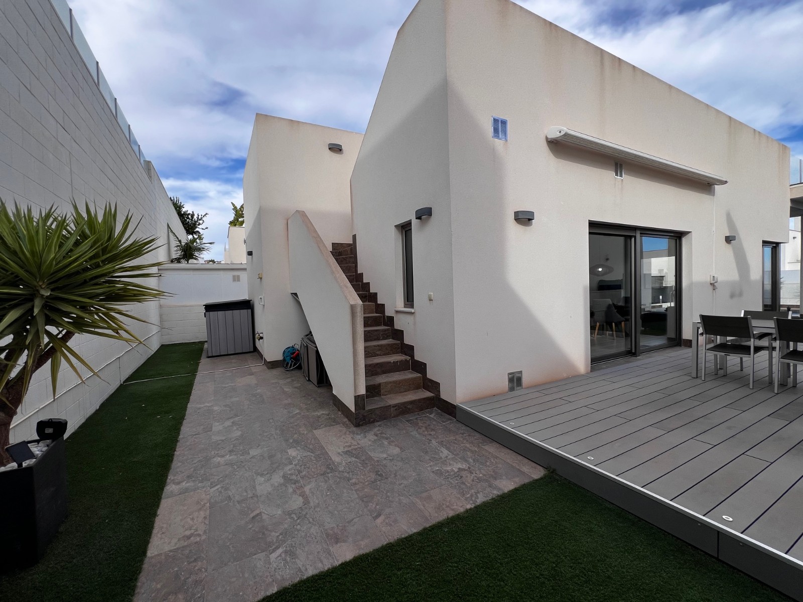 For sale - 3 Bedroom 2 Bathroom Villa in Orihuela Costa - Costa Blanca  - Alicante