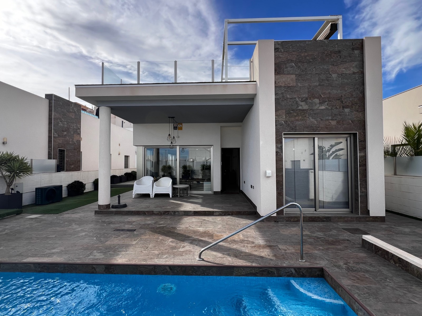 For sale - 3 Bedroom 2 Bathroom Villa in Orihuela Costa - Costa Blanca  - Alicante