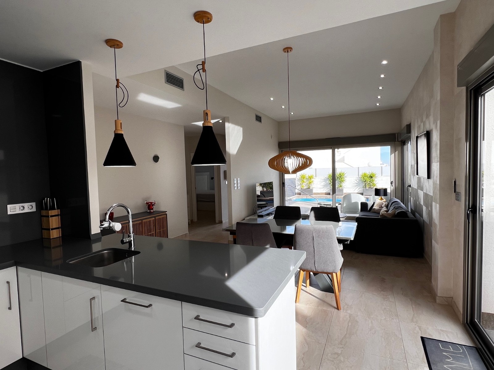 For sale - 3 Bedroom 2 Bathroom Villa in Orihuela Costa - Costa Blanca  - Alicante