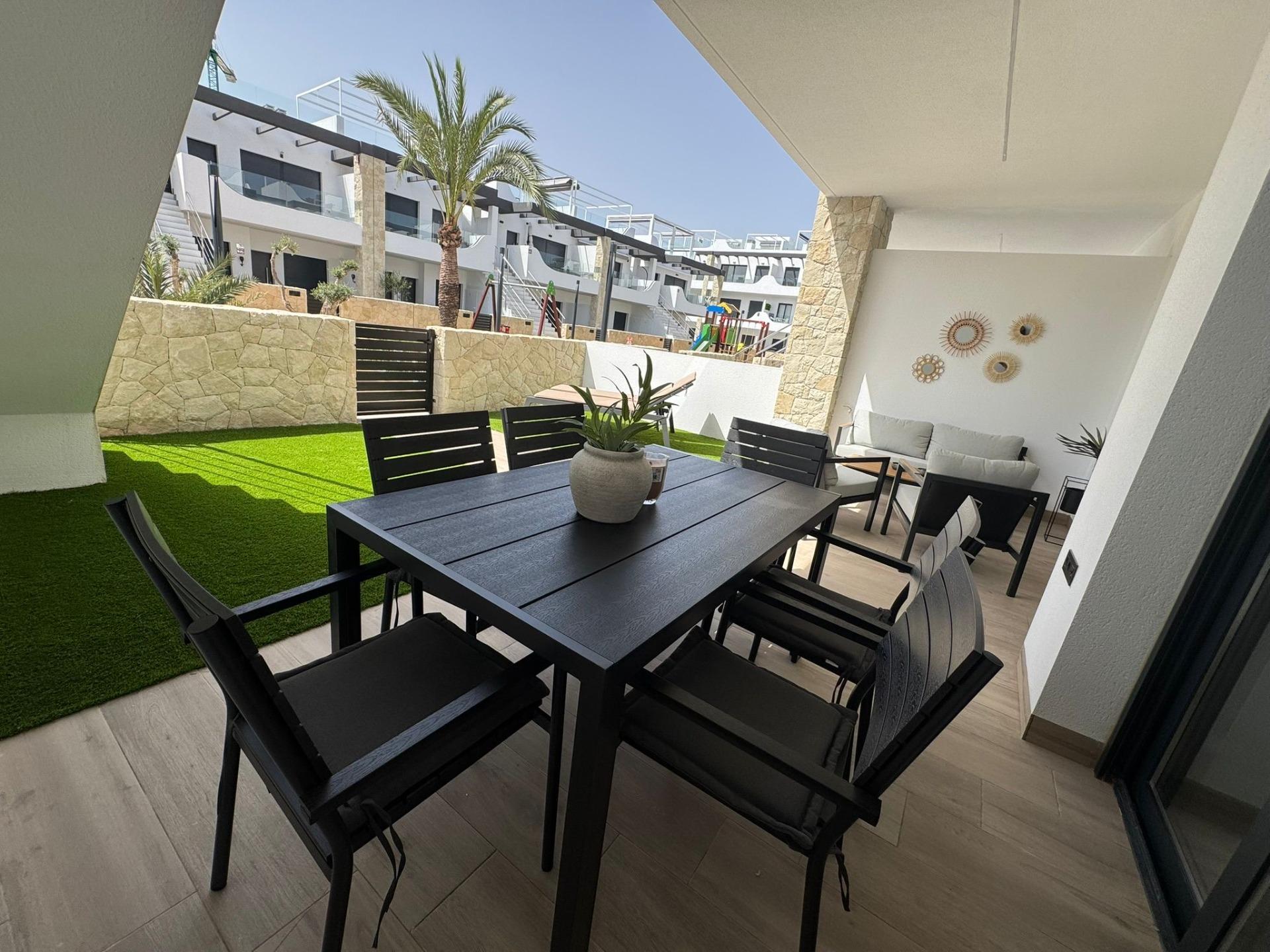 For sale - 3 Bedroom 2 Bathroom Apartment in Orihuela Costa - Rocio Del Mar  - Alicante