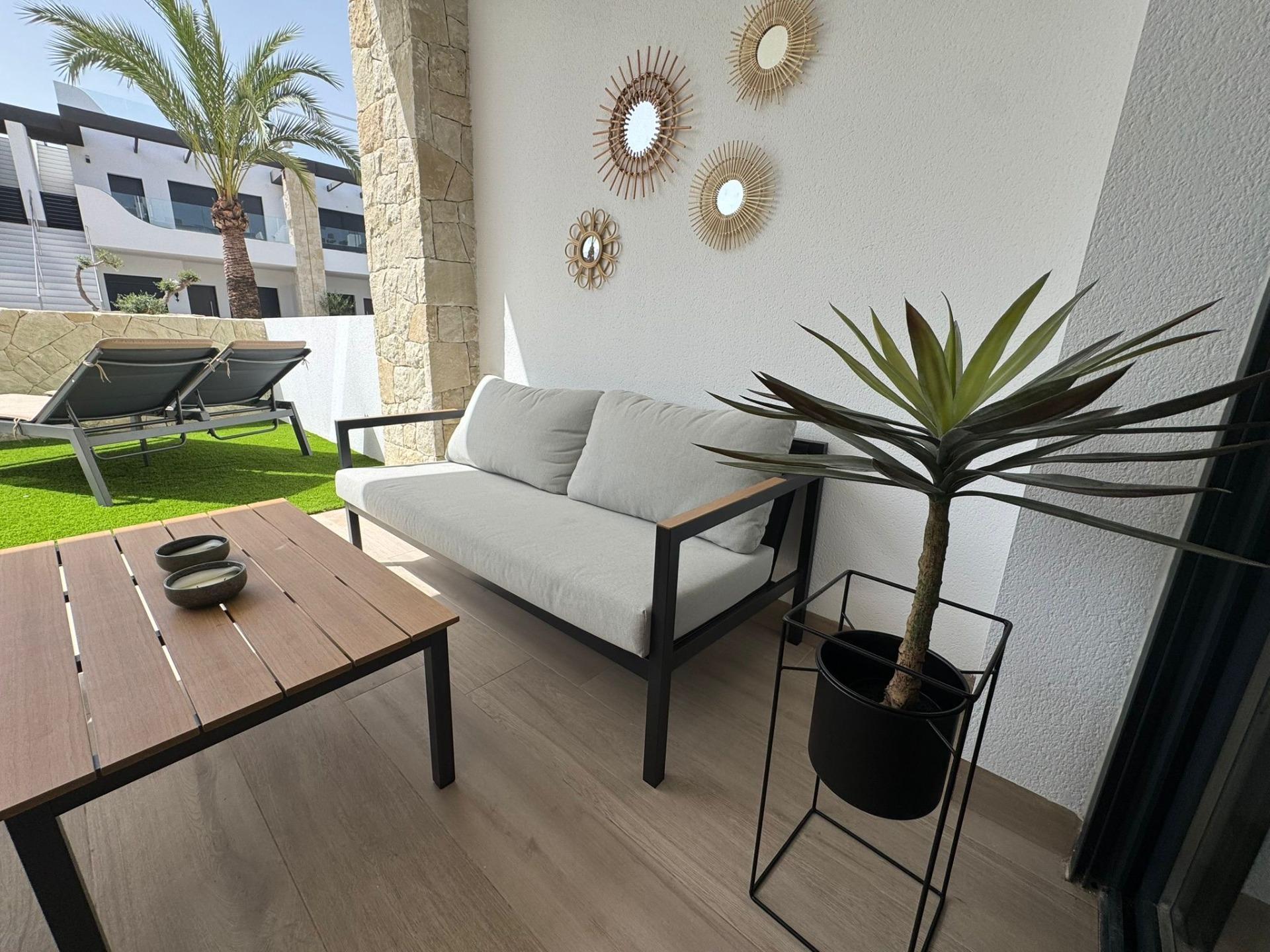 For sale - 3 Bedroom 2 Bathroom Apartment in Orihuela Costa - Rocio Del Mar  - Alicante