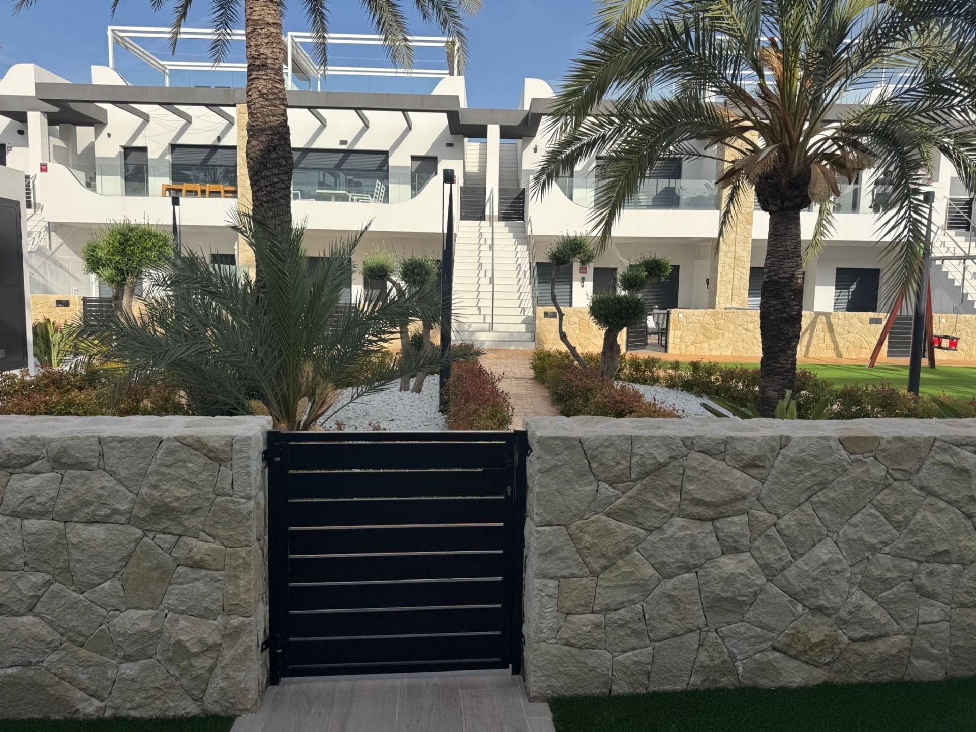 For sale - 3 Bedroom 2 Bathroom Apartment in Orihuela Costa - Rocio Del Mar  - Alicante