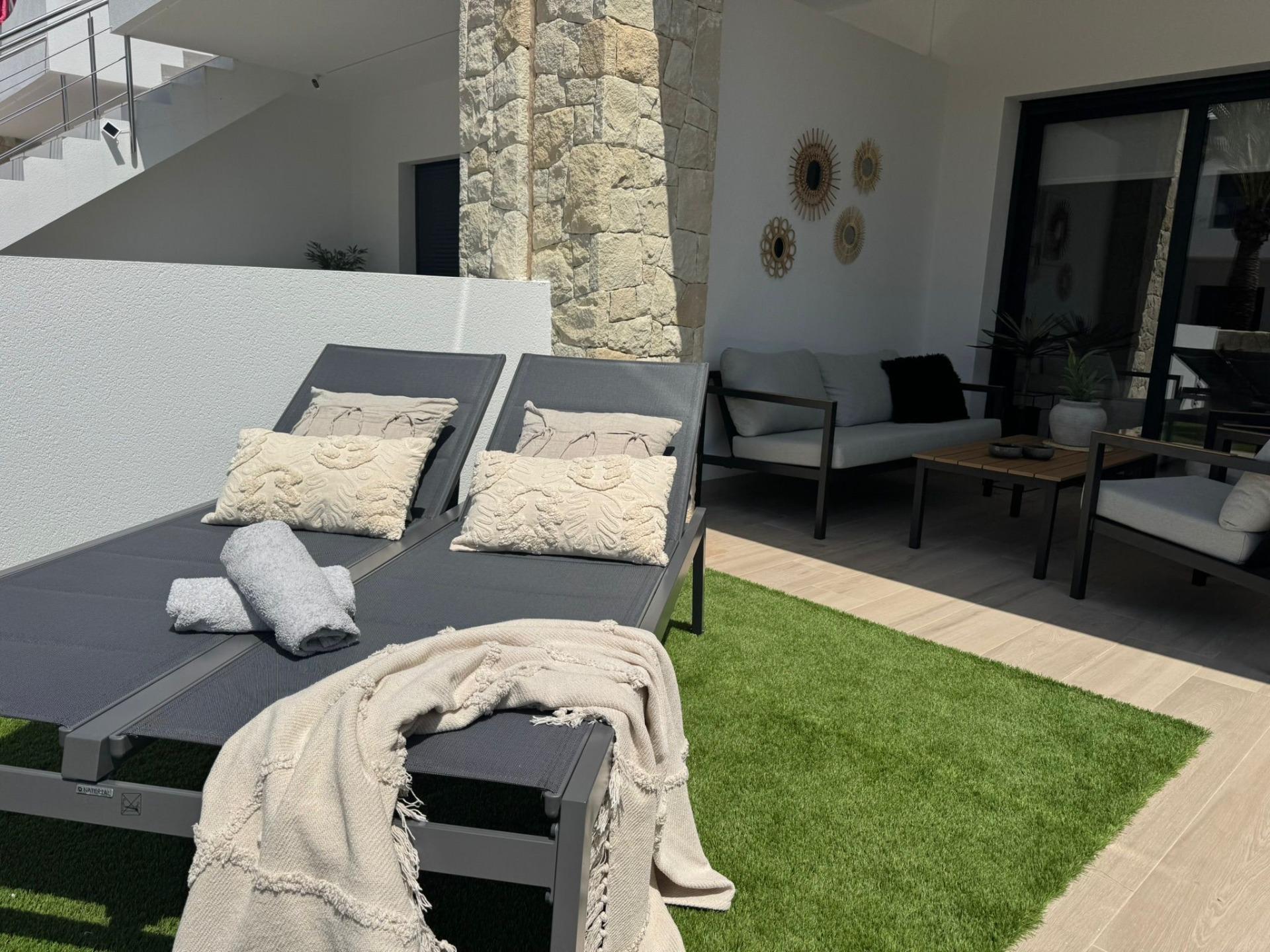 For sale - 3 Bedroom 2 Bathroom Apartment in Orihuela Costa - Rocio Del Mar  - Alicante