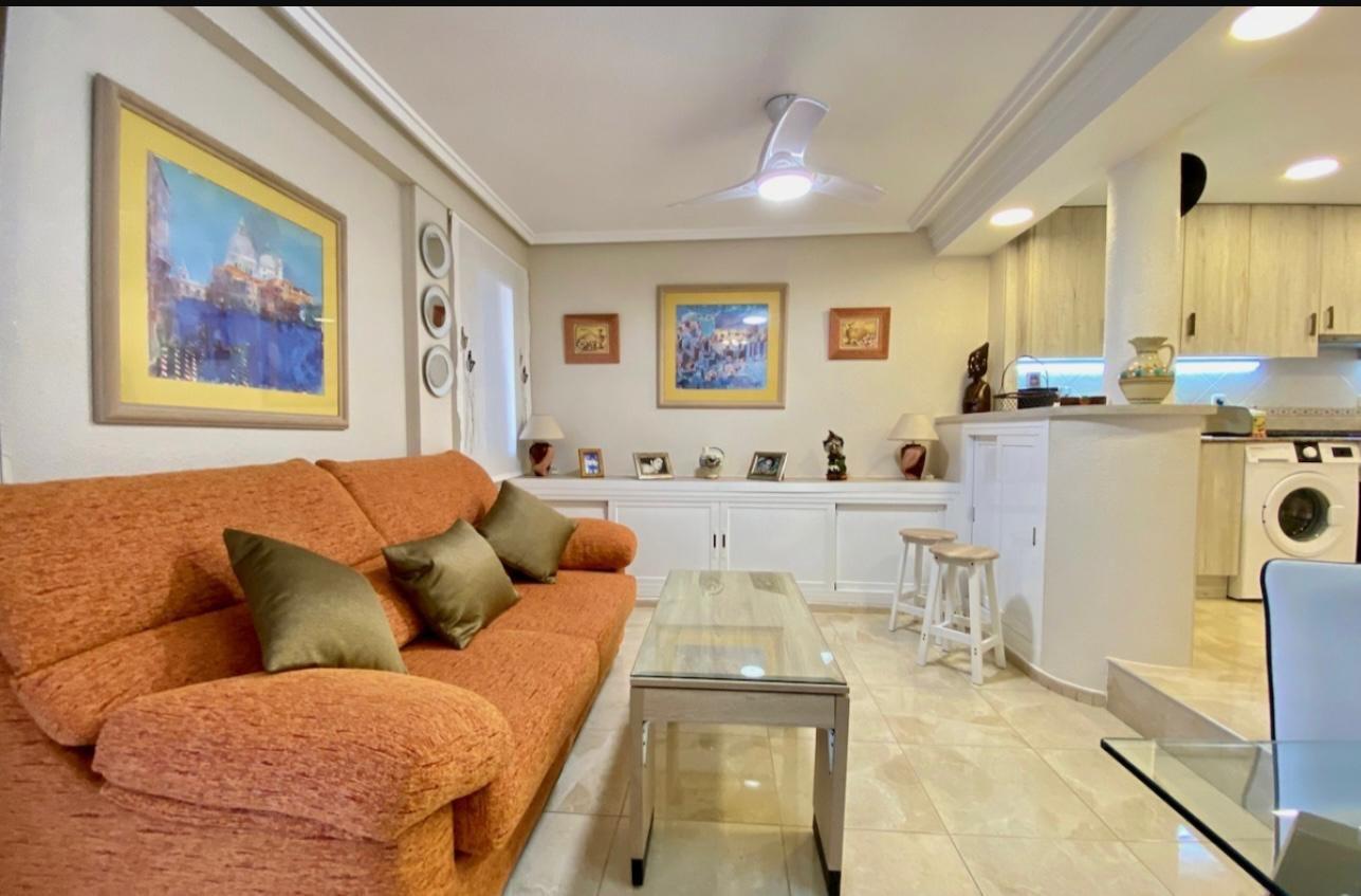 For sale - 2 Bedroom 1 Bathroom Apartment in Torrevieja - Torre La Mata  - Alicante