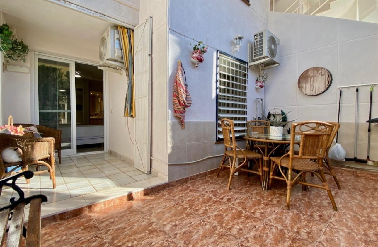 For sale - 2 Bedroom 1 Bathroom Apartment in Torrevieja - Torre La Mata  - Alicante