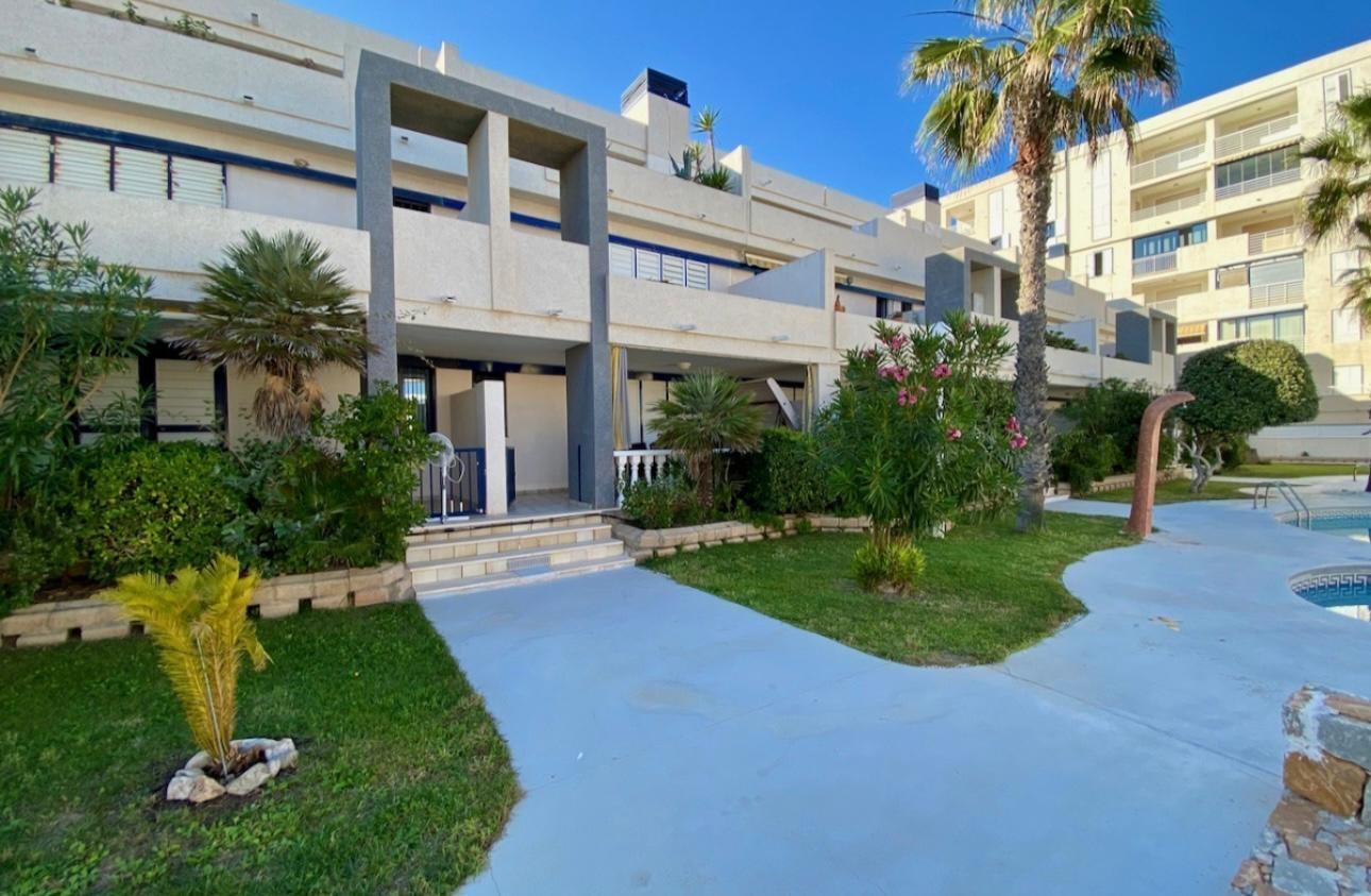 For sale - 2 Bedroom 1 Bathroom Apartment in Torrevieja - Torre La Mata  - Alicante