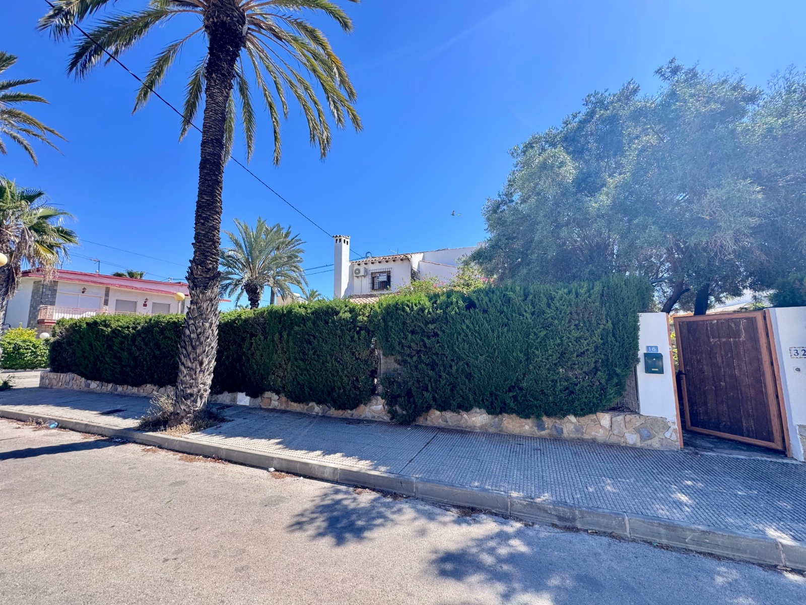 For sale - 4 Bedroom 2 Bathroom Villa in Orihuela Costa - Costa Blanca  - Alicante