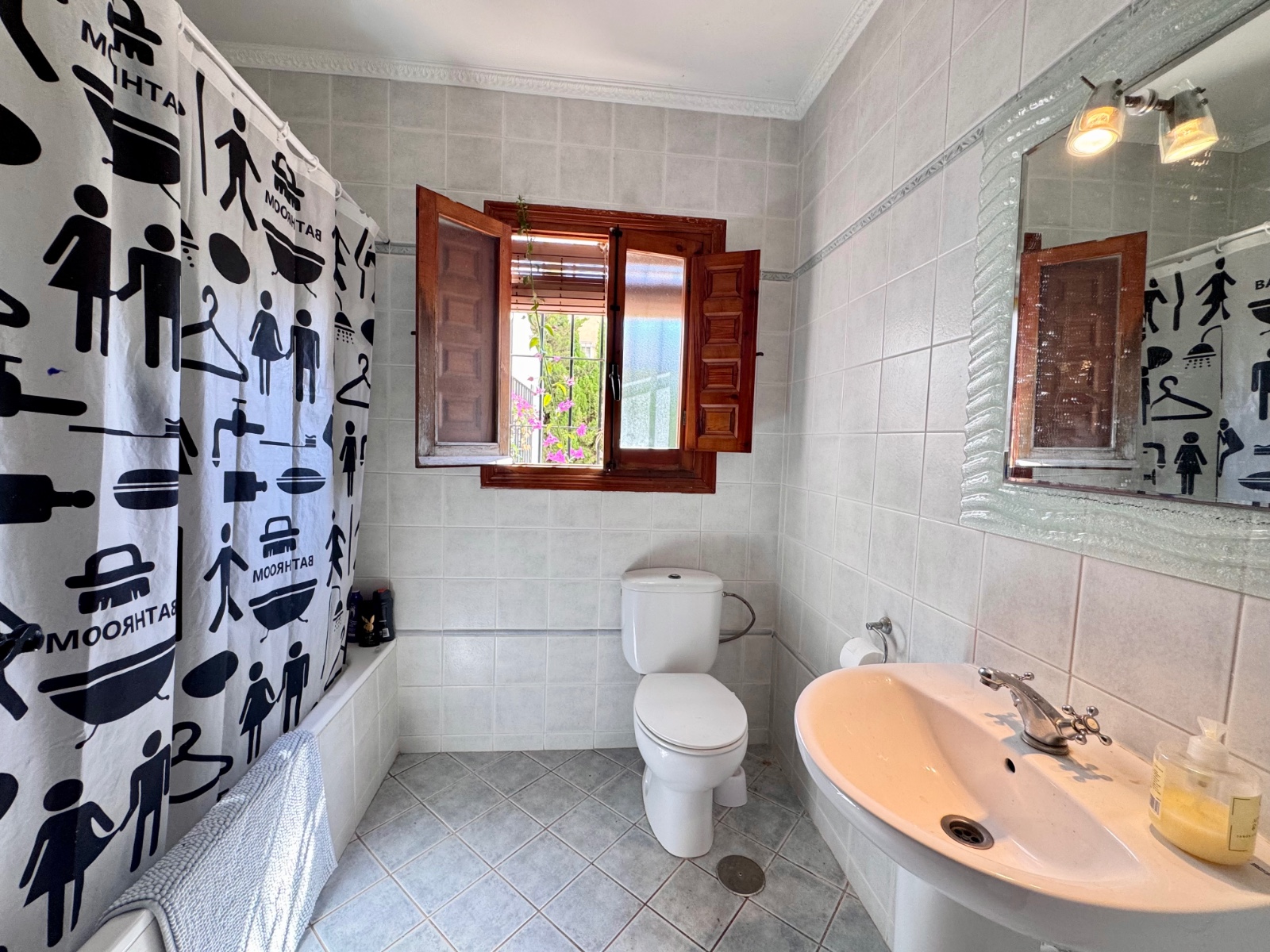 For sale - 4 Bedroom 2 Bathroom Villa in Orihuela Costa - Costa Blanca  - Alicante
