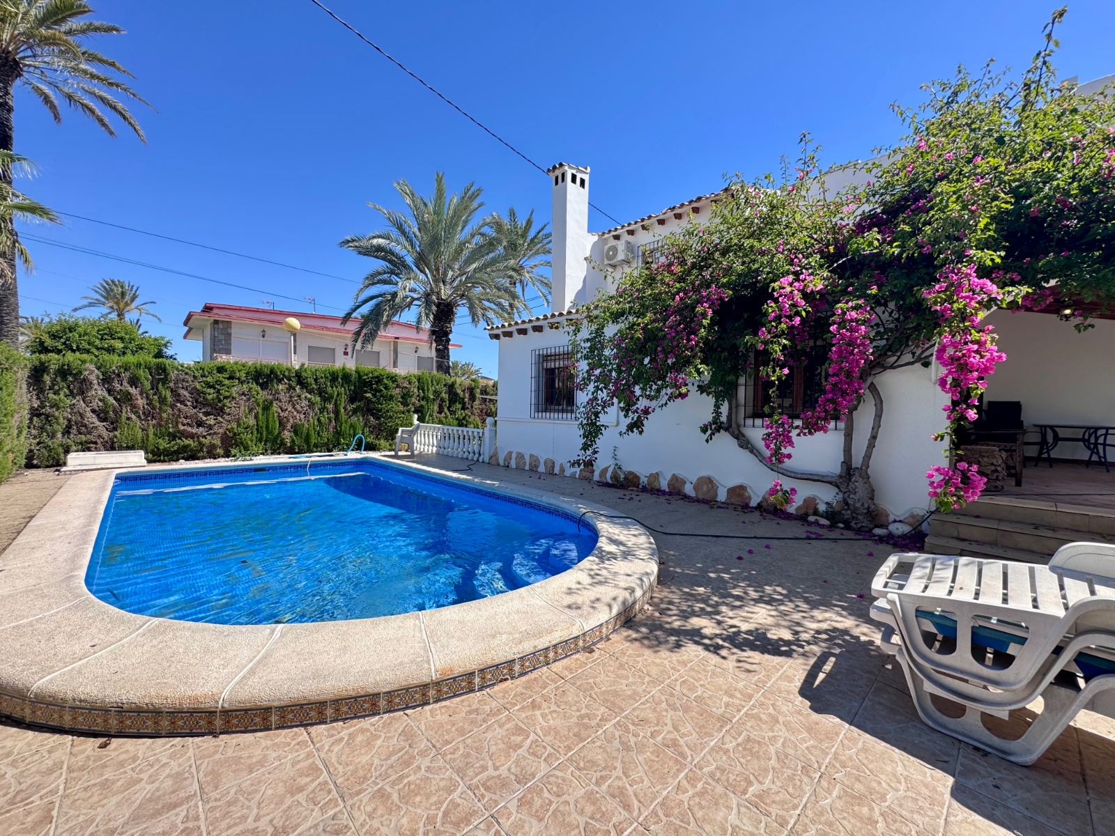 For sale - 4 Bedroom 2 Bathroom Villa in Orihuela Costa - Costa Blanca  - Alicante