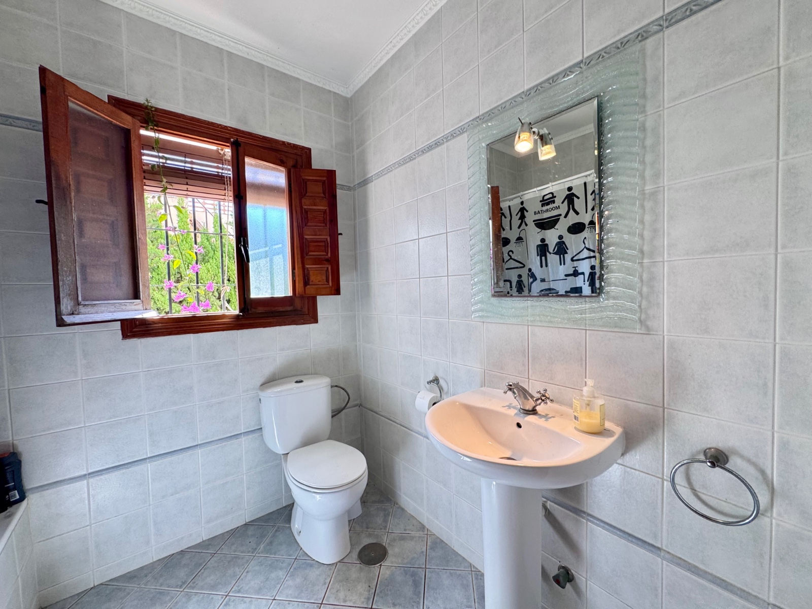 For sale - 4 Bedroom 2 Bathroom Villa in Orihuela Costa - Costa Blanca  - Alicante