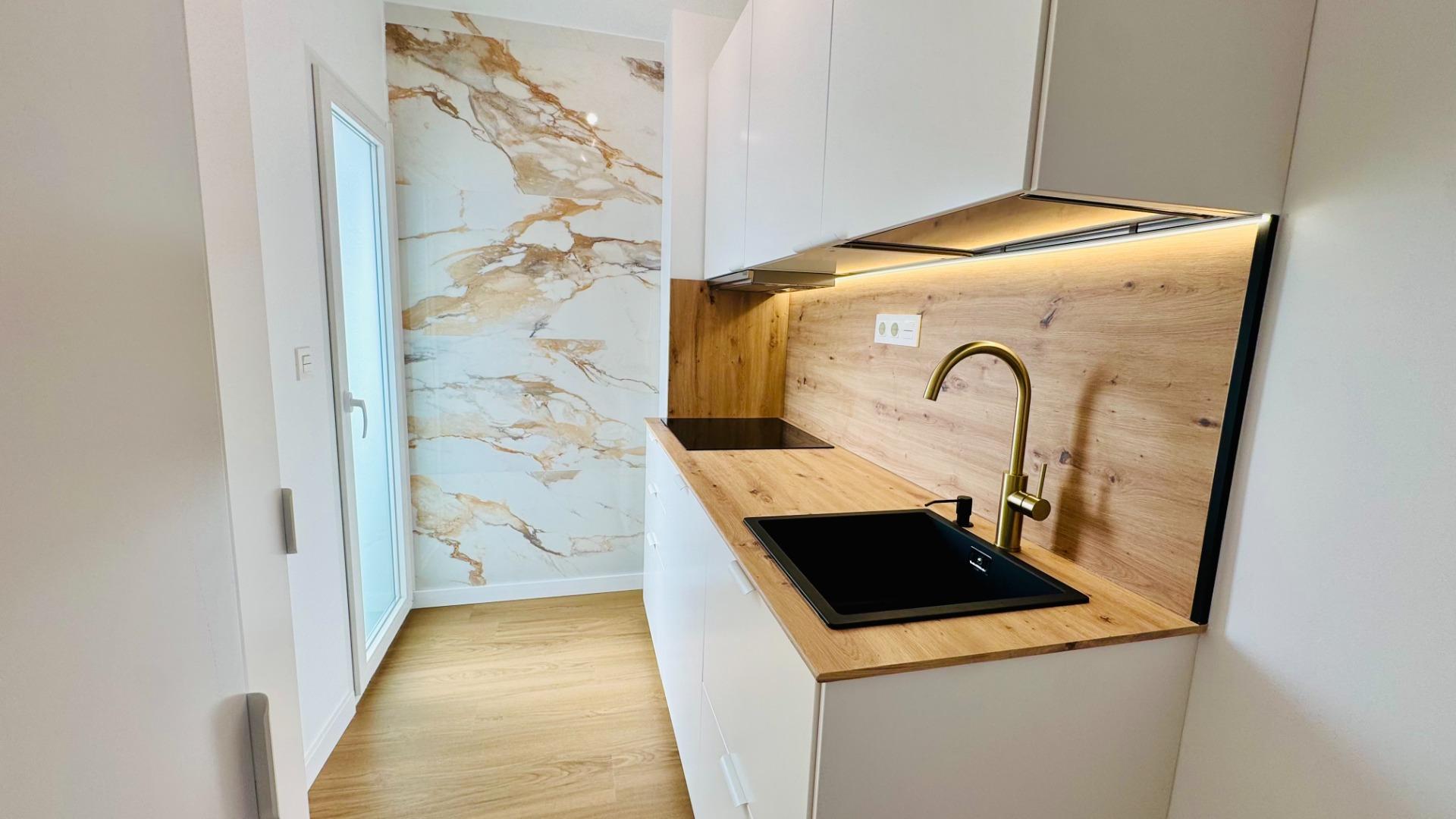 For sale - 2 Bedroom 1 Bathroom Penthouse in Torrevieja - Punta Prima  - Alicante