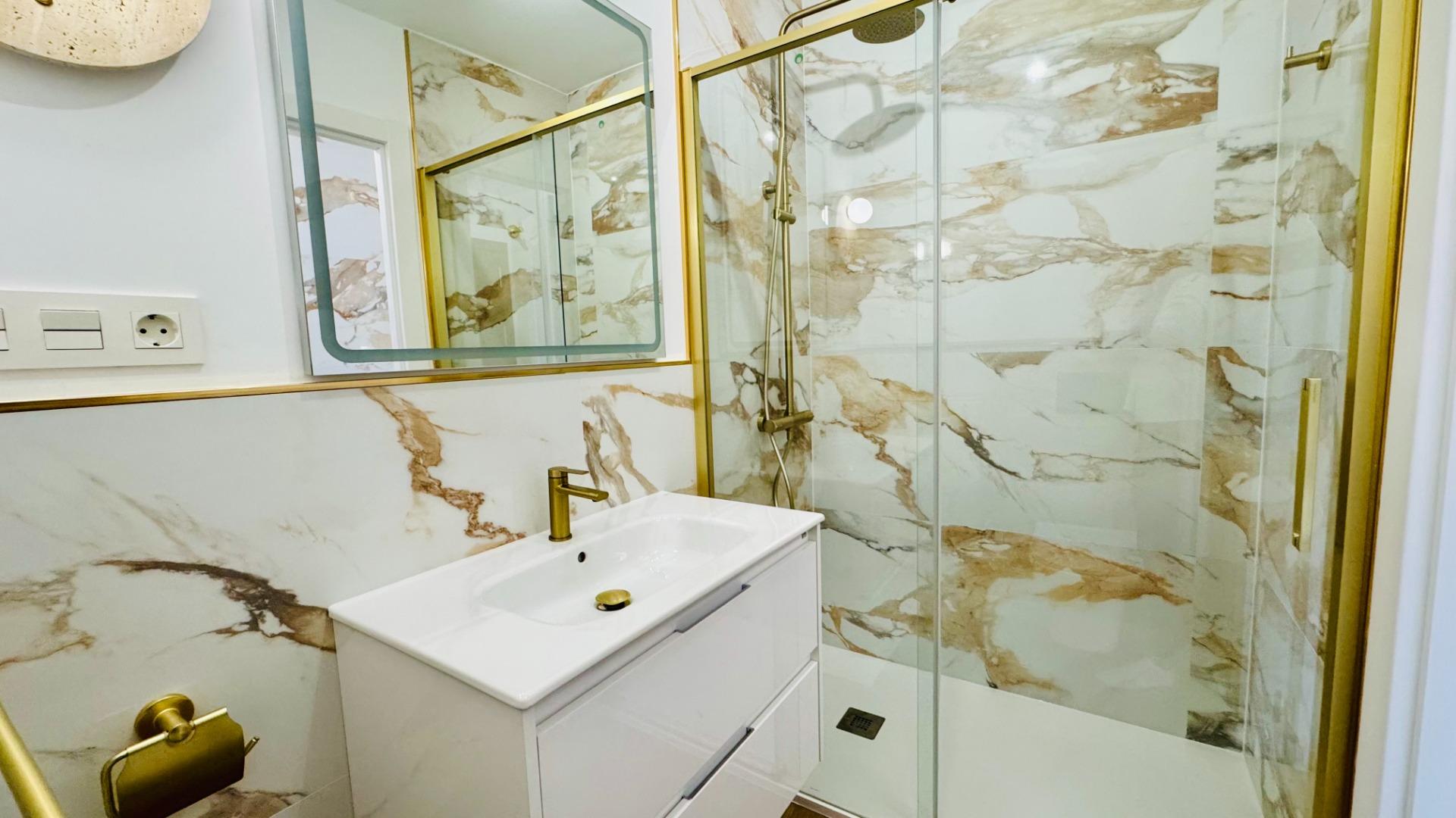 For sale - 2 Bedroom 1 Bathroom Penthouse in Torrevieja - Punta Prima  - Alicante
