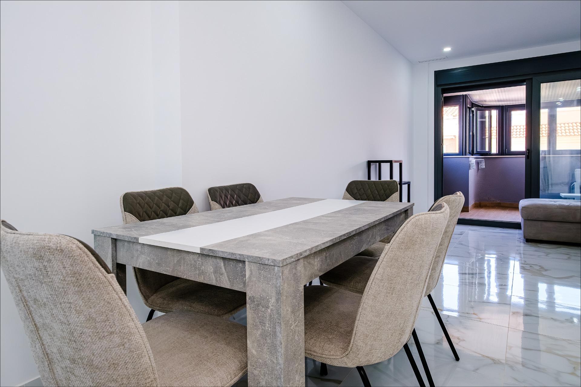 For sale - 4 Bedroom 4 Bathroom Apartment in Torrevieja - Playa Del Cura  - Alicante