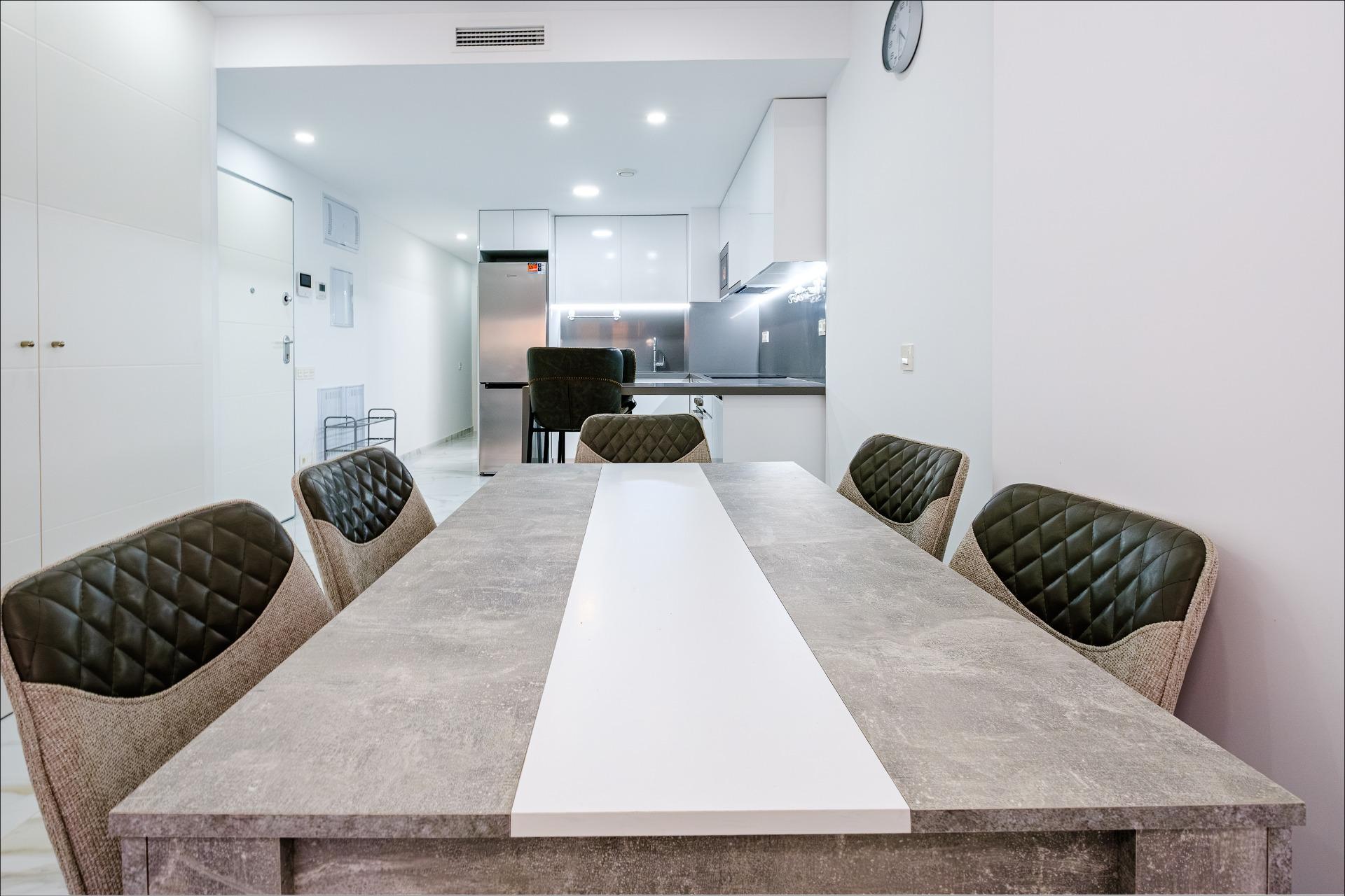 For sale - 4 Bedroom 4 Bathroom Apartment in Torrevieja - Playa Del Cura  - Alicante