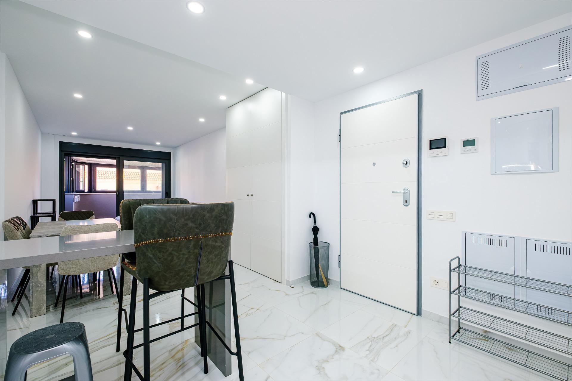 For sale - 4 Bedroom 4 Bathroom Apartment in Torrevieja - Playa Del Cura  - Alicante