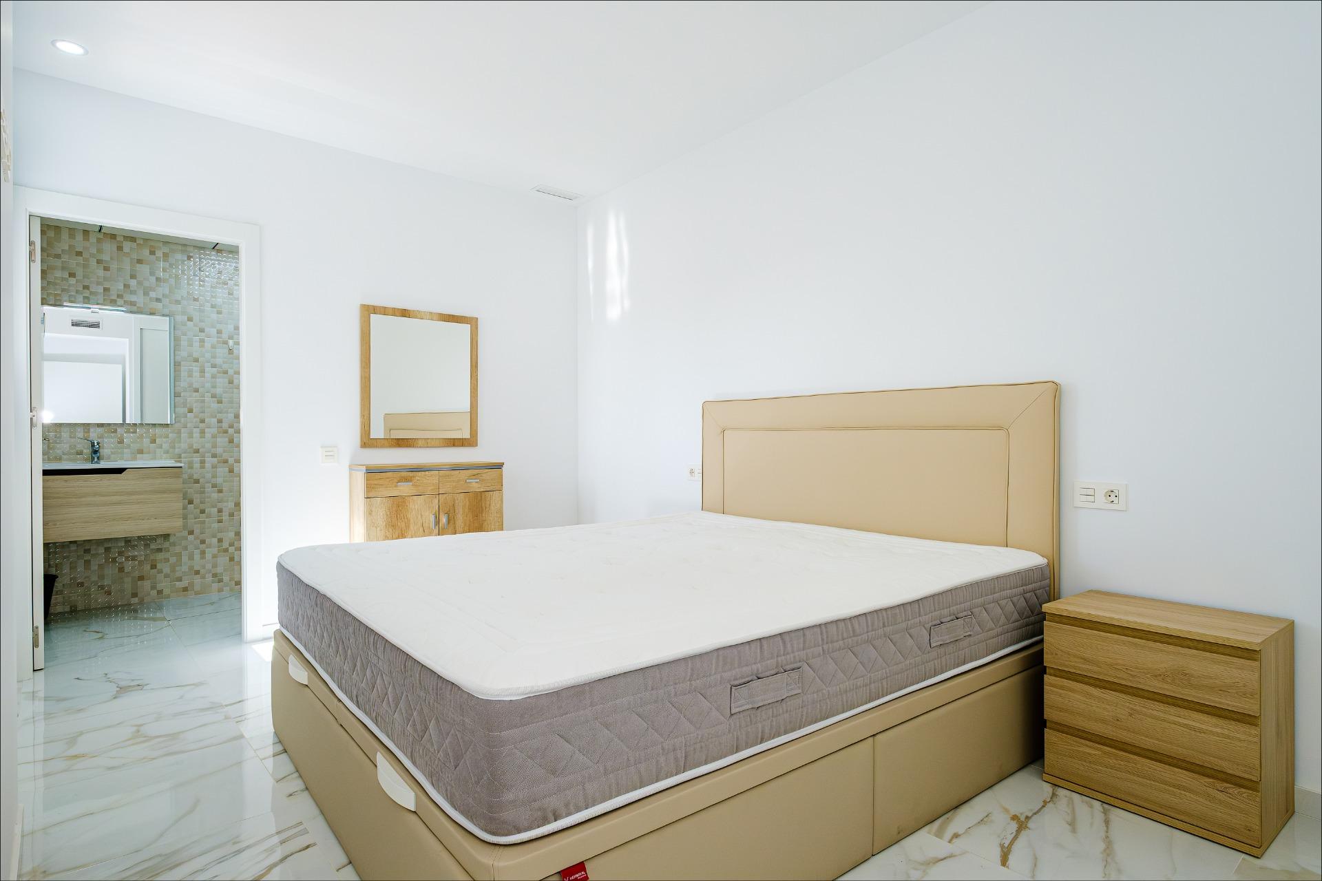 For sale - 4 Bedroom 4 Bathroom Apartment in Torrevieja - Playa Del Cura  - Alicante