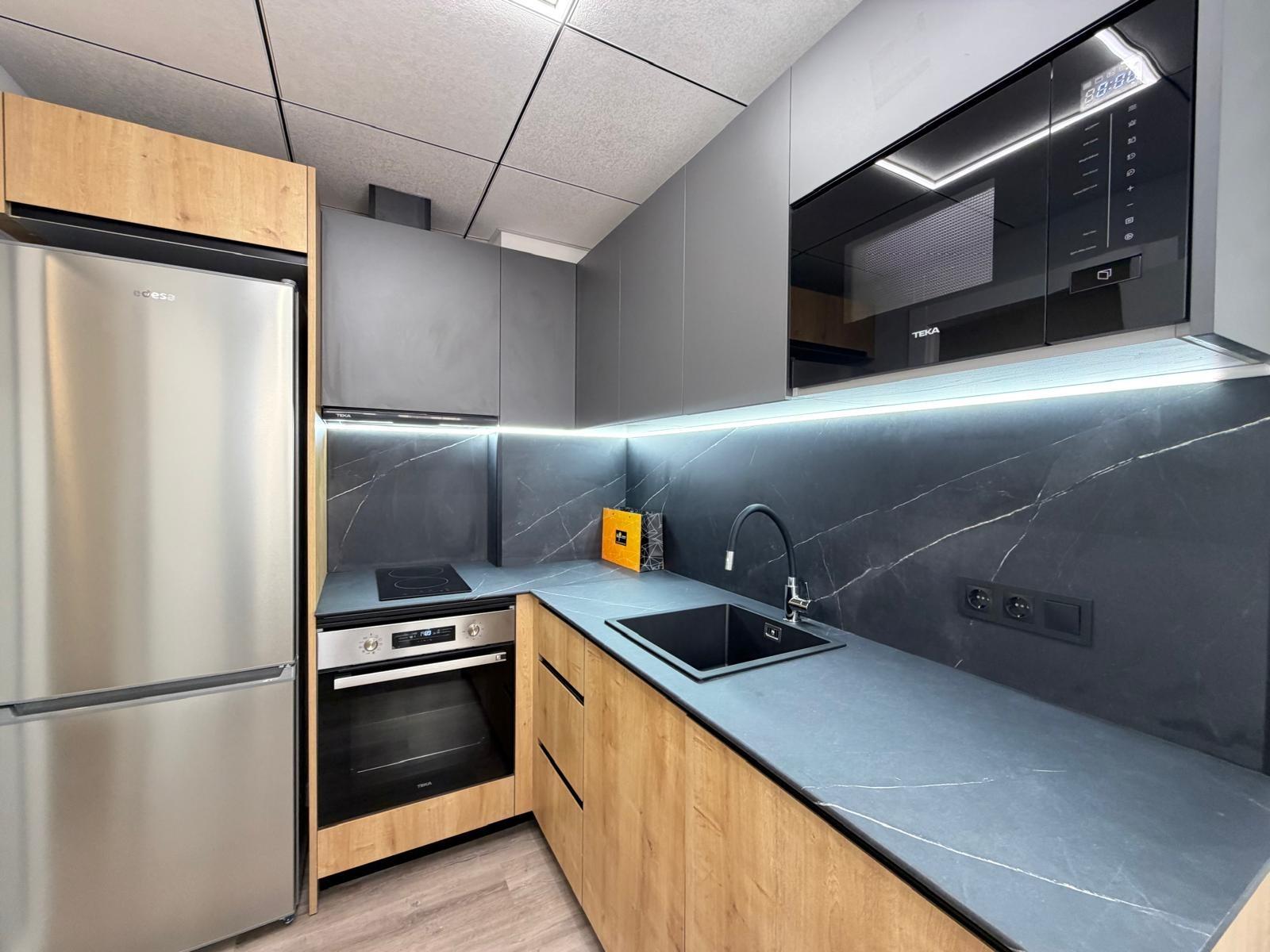 For sale - 2 Bedroom 1 Bathroom Apartment in Torrevieja - Estacion De Autobuses  - Alicante