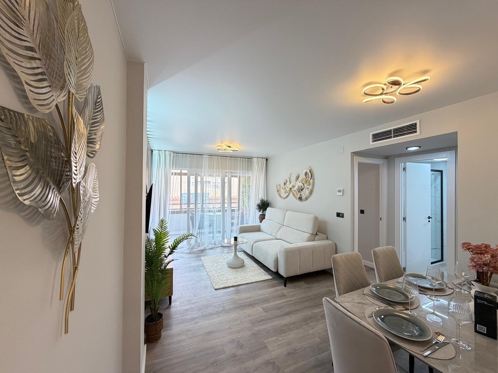 For sale - 2 Bedroom 1 Bathroom Apartment in Torrevieja - Estacion De Autobuses  - Alicante