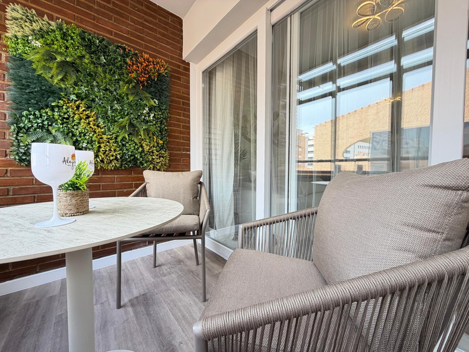 For sale - 2 Bedroom 1 Bathroom Apartment in Torrevieja - Estacion De Autobuses  - Alicante