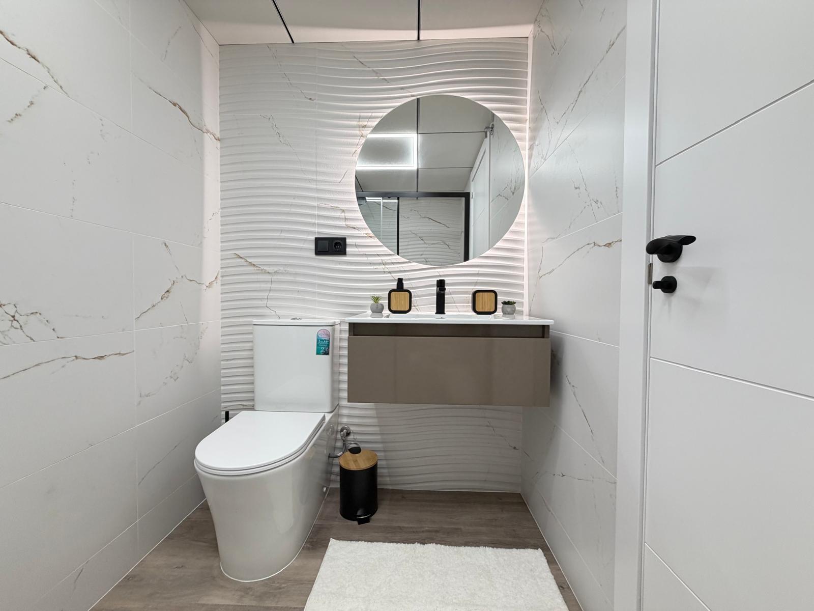 For sale - 2 Bedroom 1 Bathroom Apartment in Torrevieja - Estacion De Autobuses  - Alicante