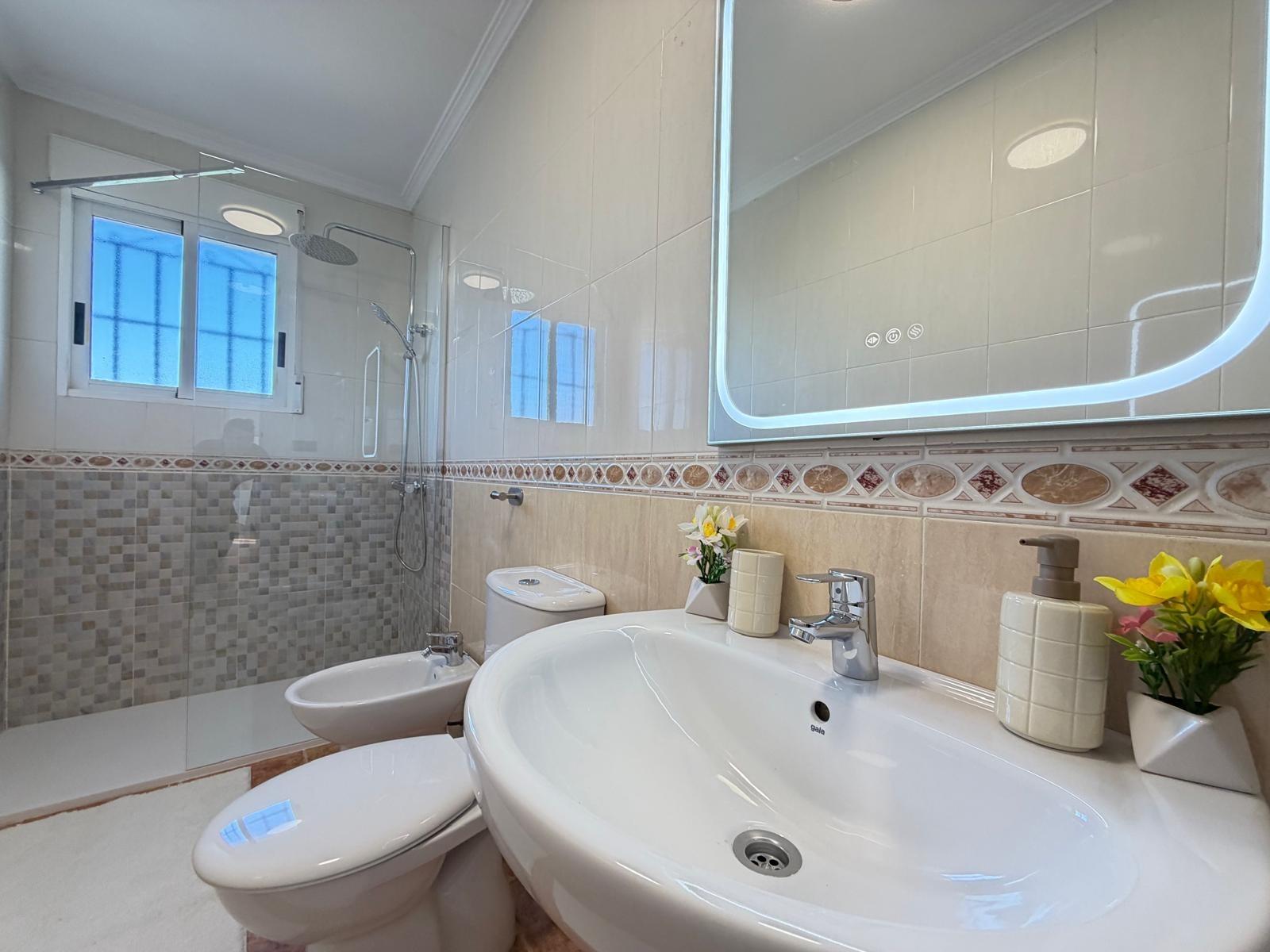 For sale - 3 Bedroom 2 Bathroom Town House in Punta Prima - Rocio Del Mar  - Alicante