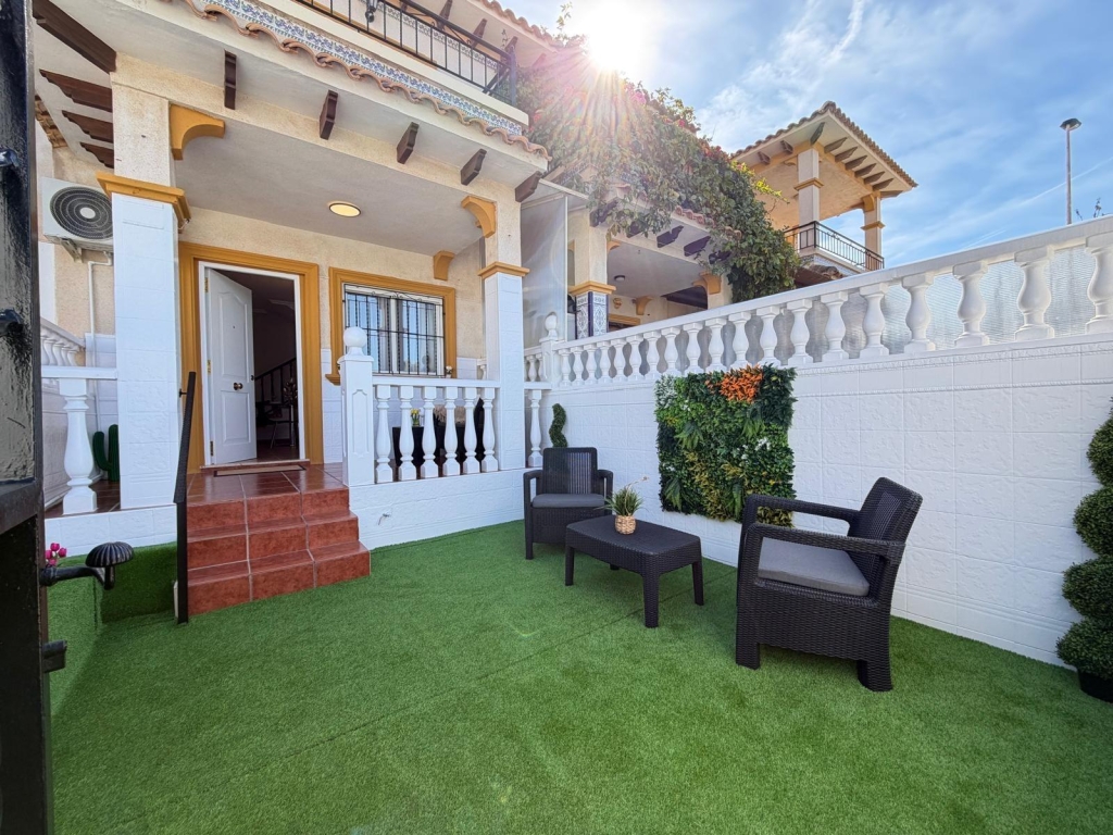 3 Bedroom 2 Bathroom Town House in Punta Prima