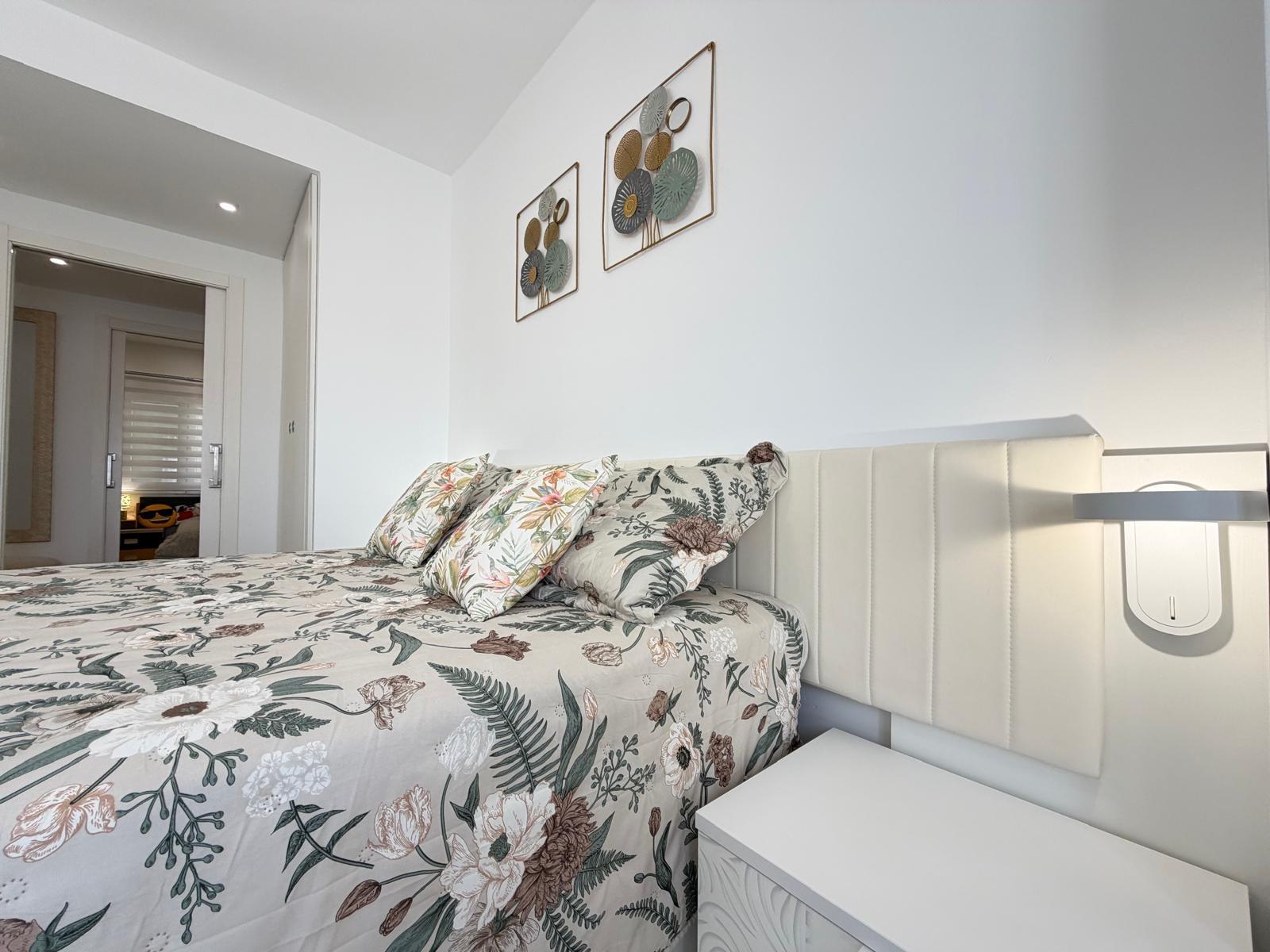 For sale - 3 Bedroom 2 Bathroom Apartment in Torrevieja - Centro  - Alicante