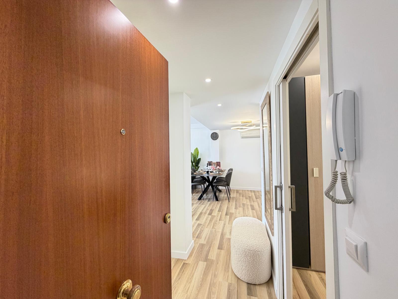 For sale - 3 Bedroom 2 Bathroom Apartment in Torrevieja - Centro  - Alicante
