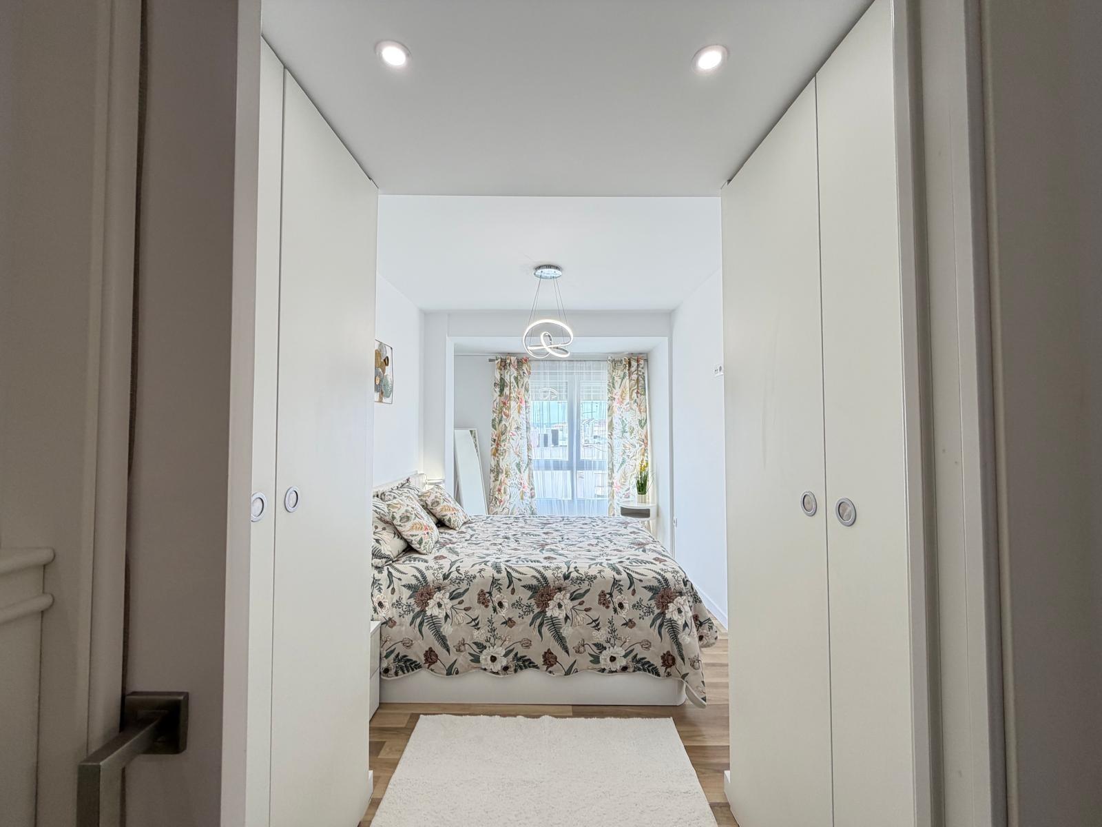 For sale - 3 Bedroom 2 Bathroom Apartment in Torrevieja - Centro  - Alicante