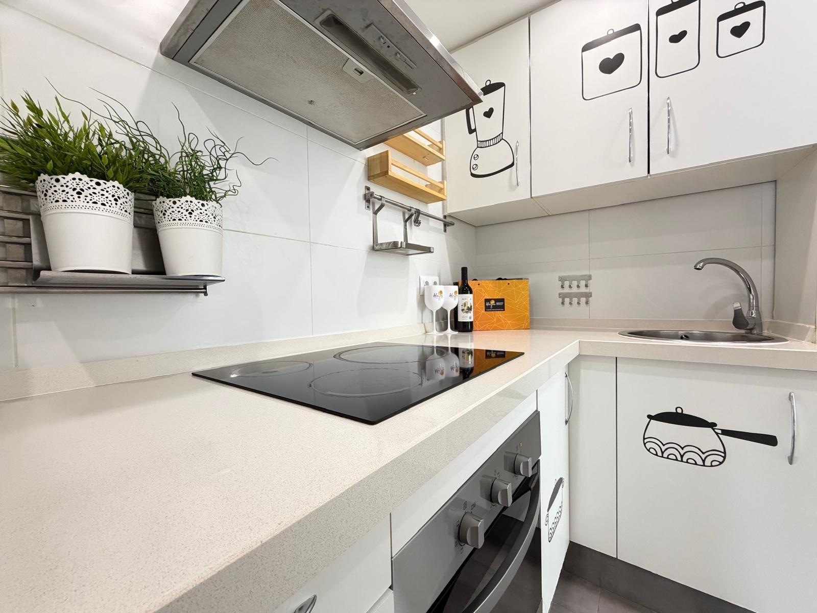 For sale - 3 Bedroom 2 Bathroom Apartment in Torrevieja - Centro  - Alicante