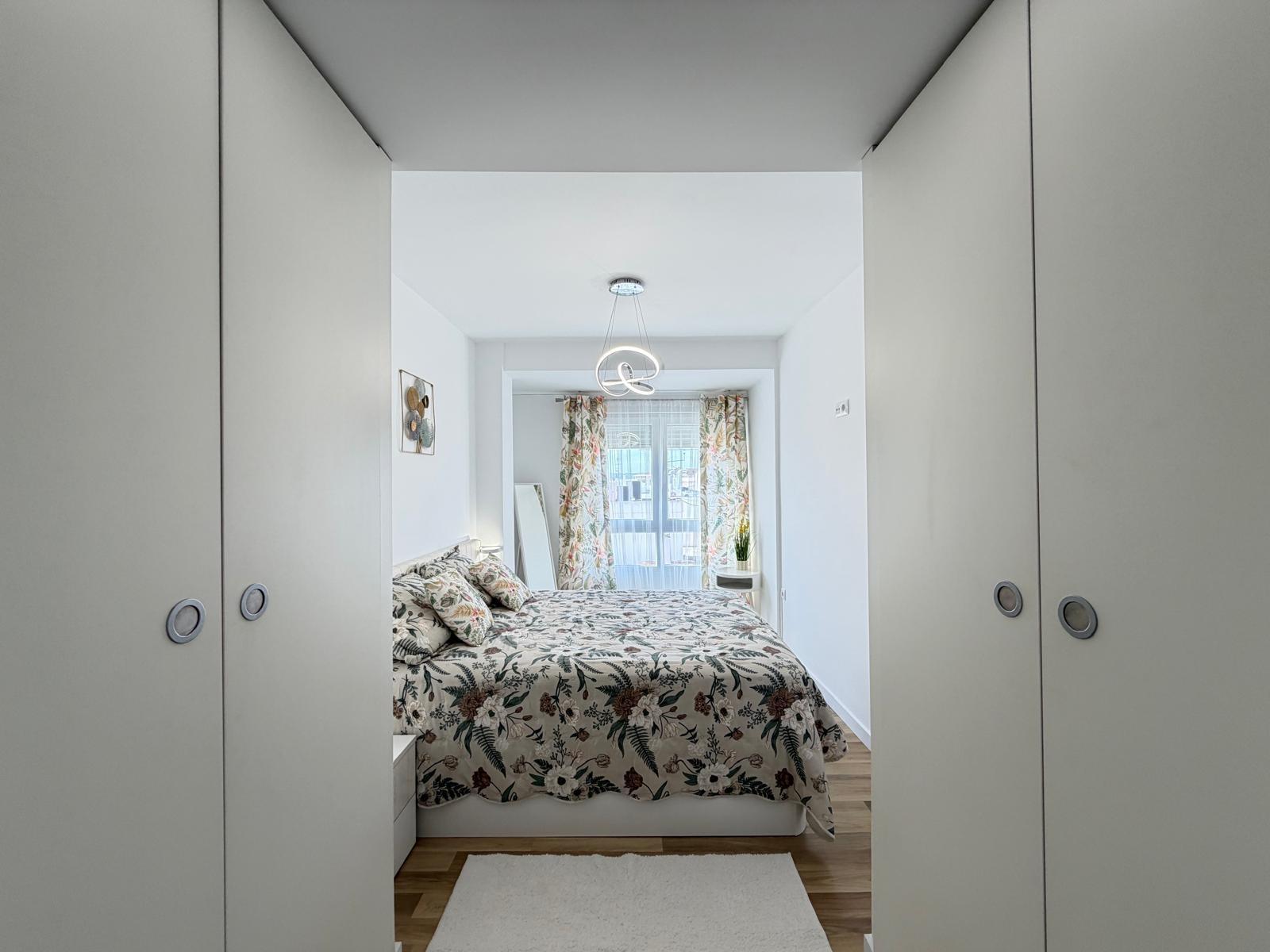 For sale - 3 Bedroom 2 Bathroom Apartment in Torrevieja - Centro  - Alicante