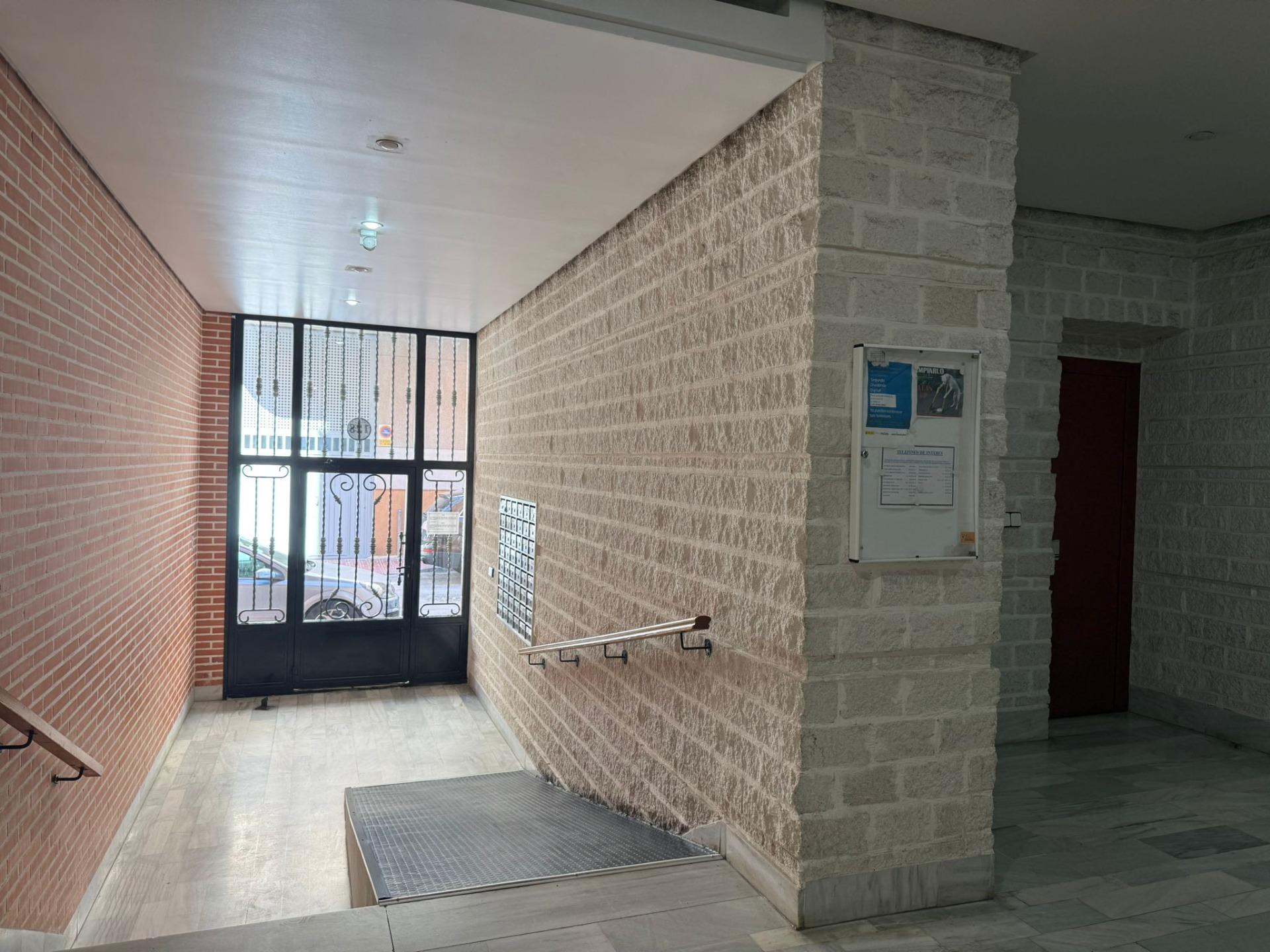 For sale - 2 Bedroom 1 Bathroom Apartment in Torrevieja - Centro  - Alicante