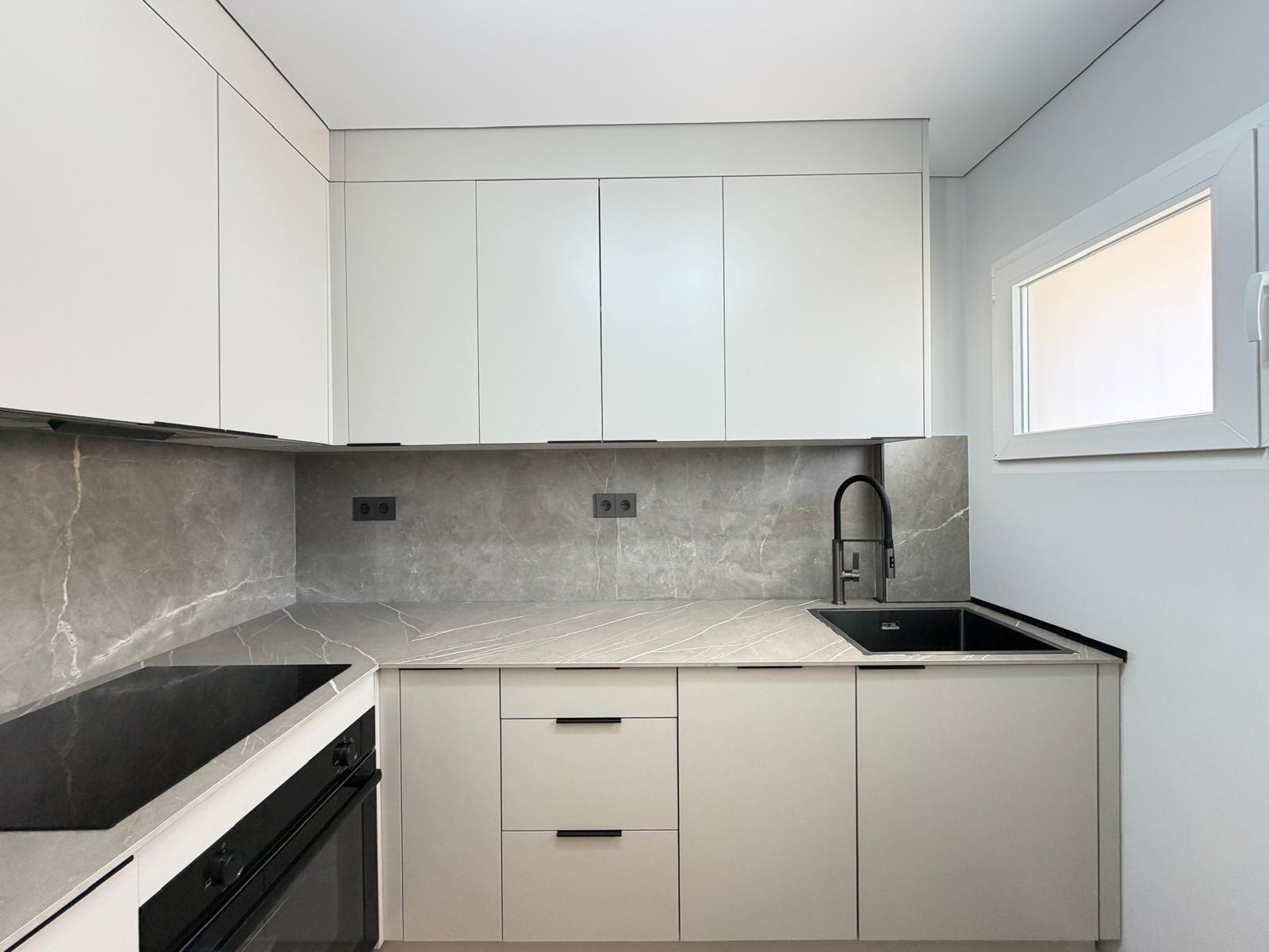 For sale - 3 Bedroom 2 Bathroom Apartment in Torrevieja - Punta Prima  - Alicante