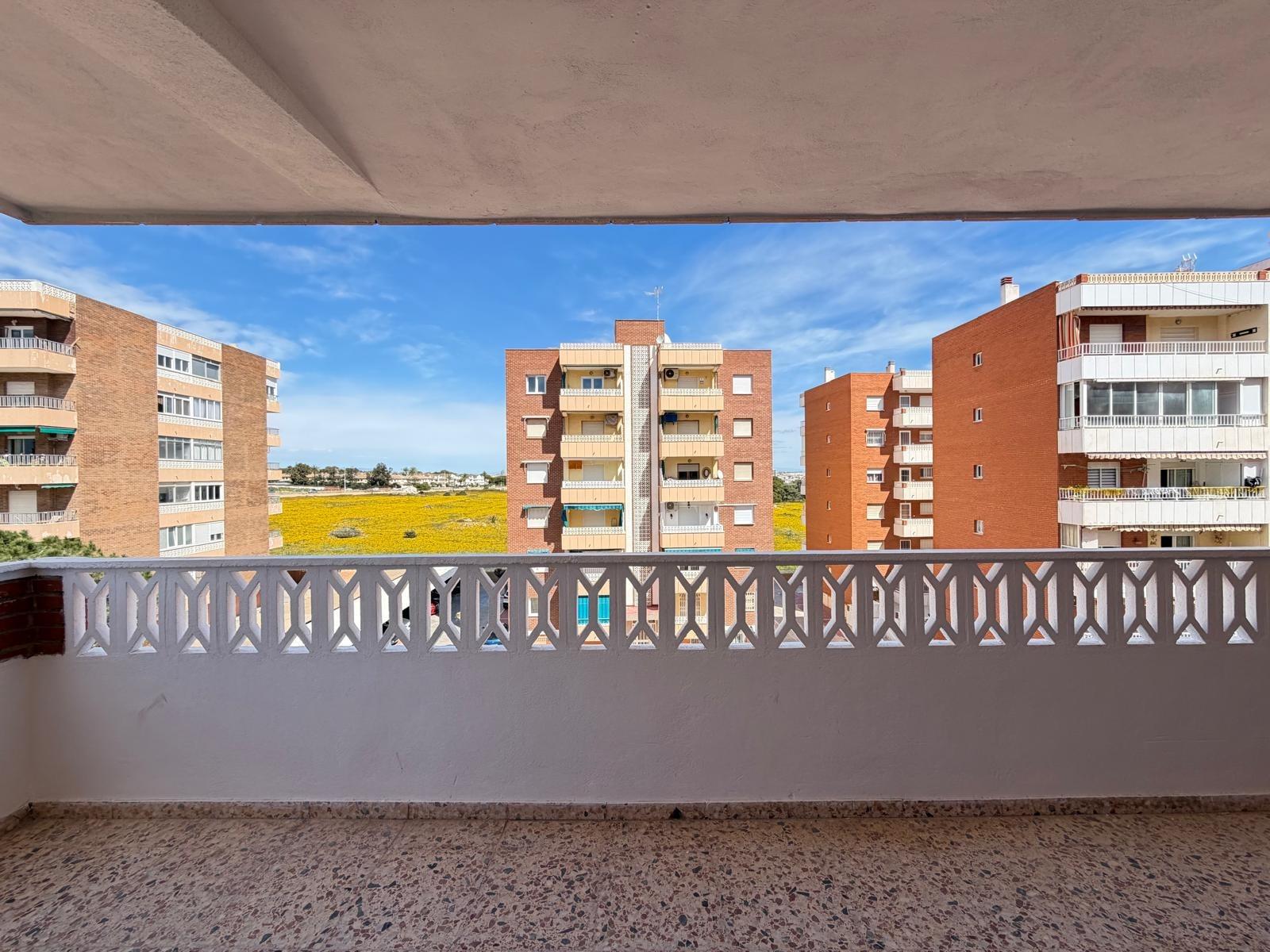 For sale - 3 Bedroom 2 Bathroom Apartment in Torrevieja - Punta Prima  - Alicante