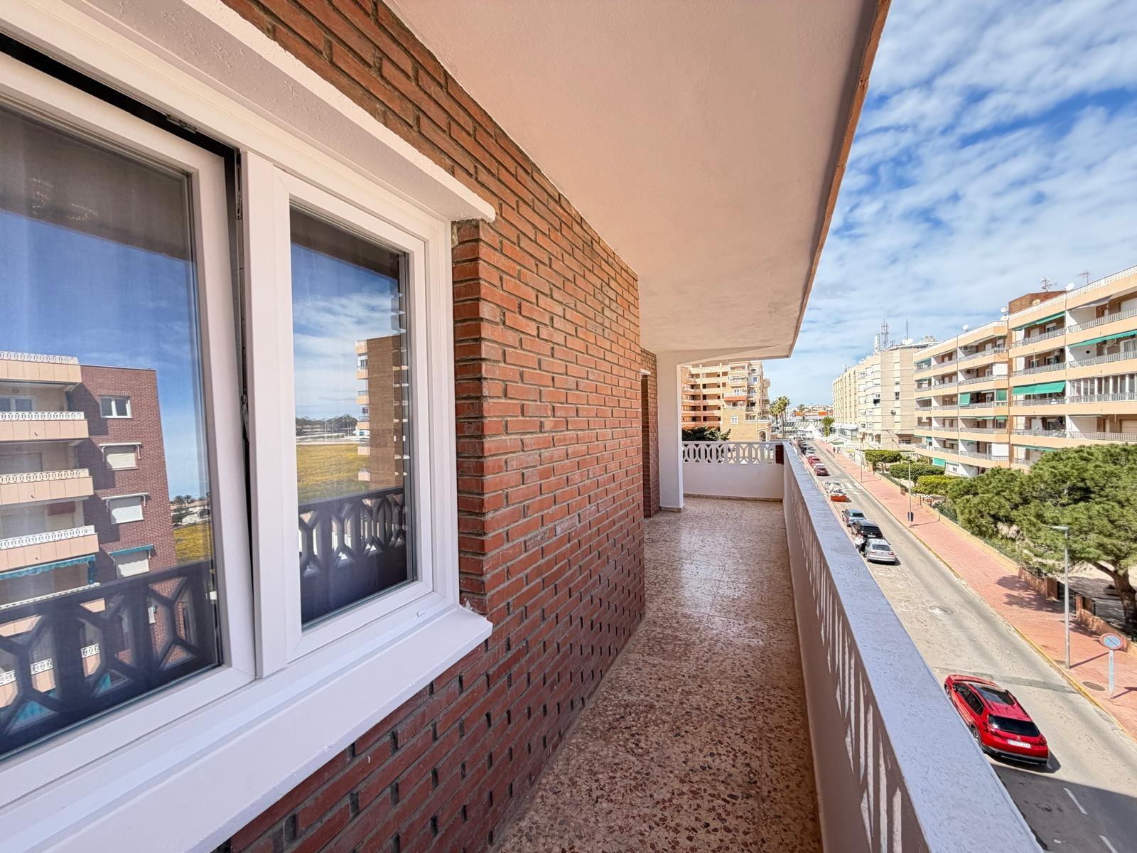 For sale - 3 Bedroom 2 Bathroom Apartment in Torrevieja - Punta Prima  - Alicante