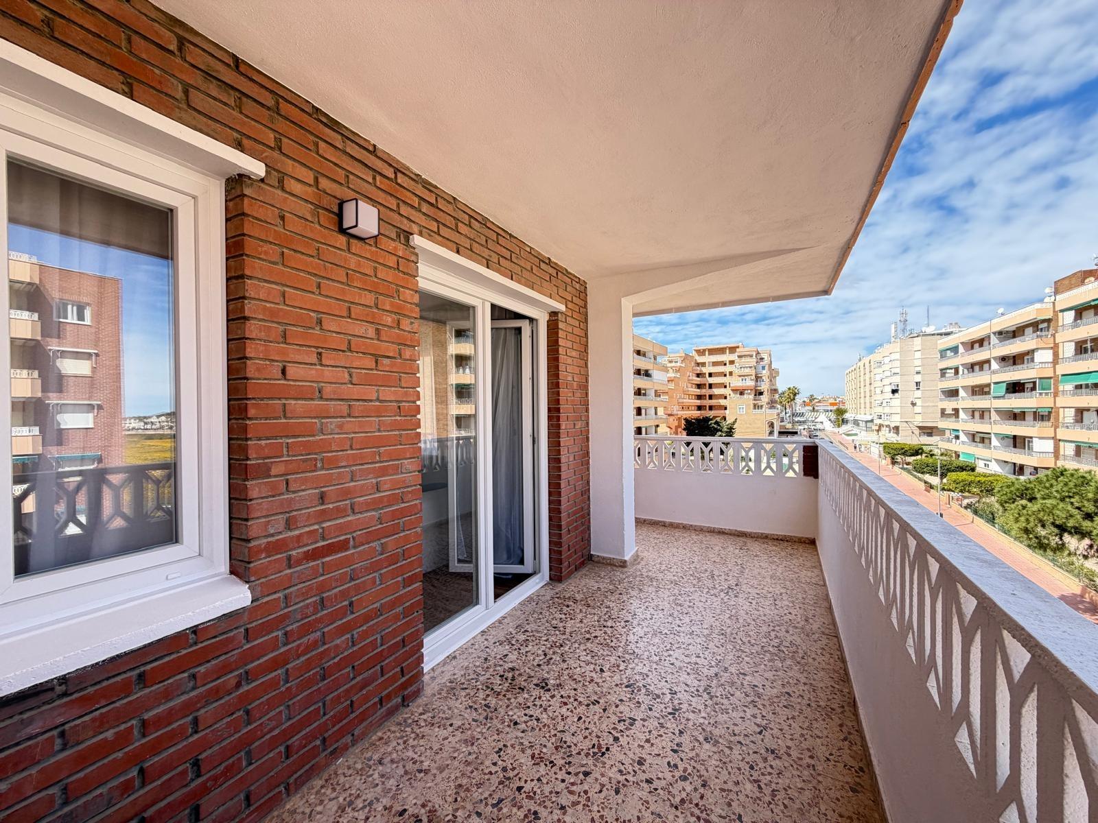 For sale - 3 Bedroom 2 Bathroom Apartment in Torrevieja - Punta Prima  - Alicante