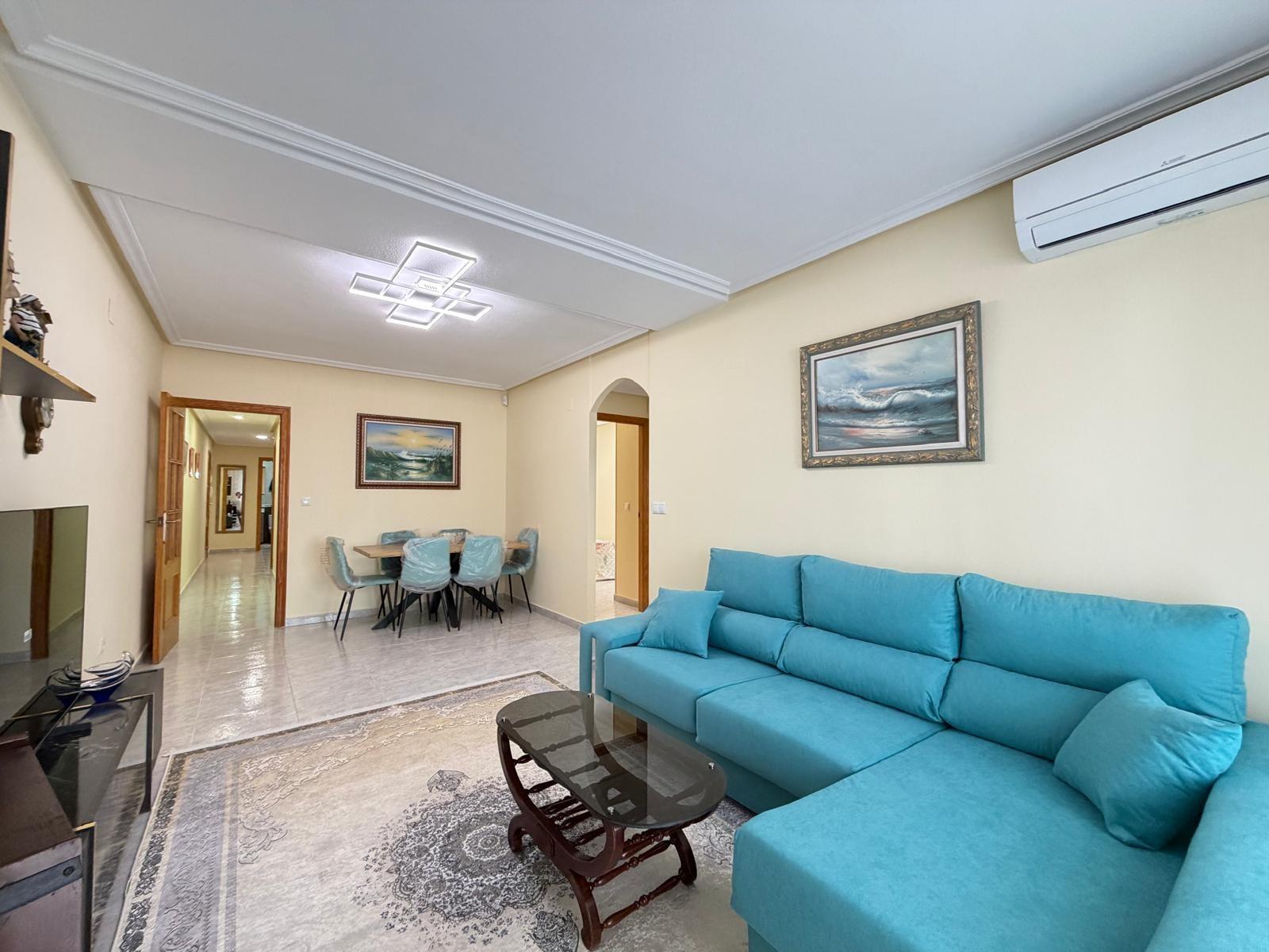 For sale - 3 Bedroom 2 Bathroom Apartment in Torrevieja - Playa Del Cura  - Alicante
